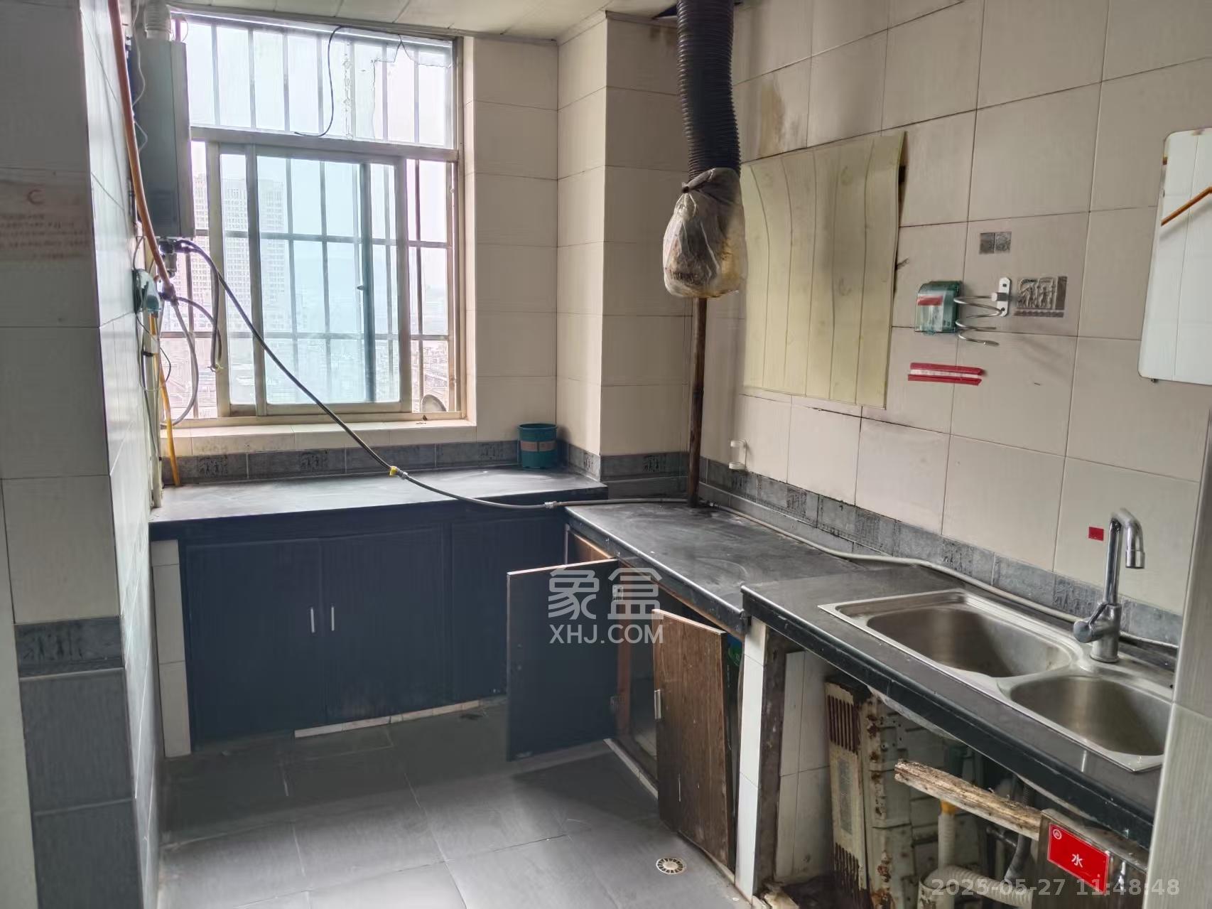 王府井公寓(福源公寓) 3室2厅2卫 4980.0元/月 王府井公寓(福源公寓) 3室2厅2卫 4980.0元/月室内图