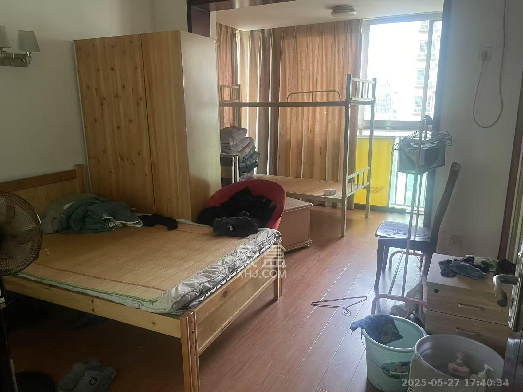 麓谷加州阳光  3室2厅2卫   2400.00元/月室内图
