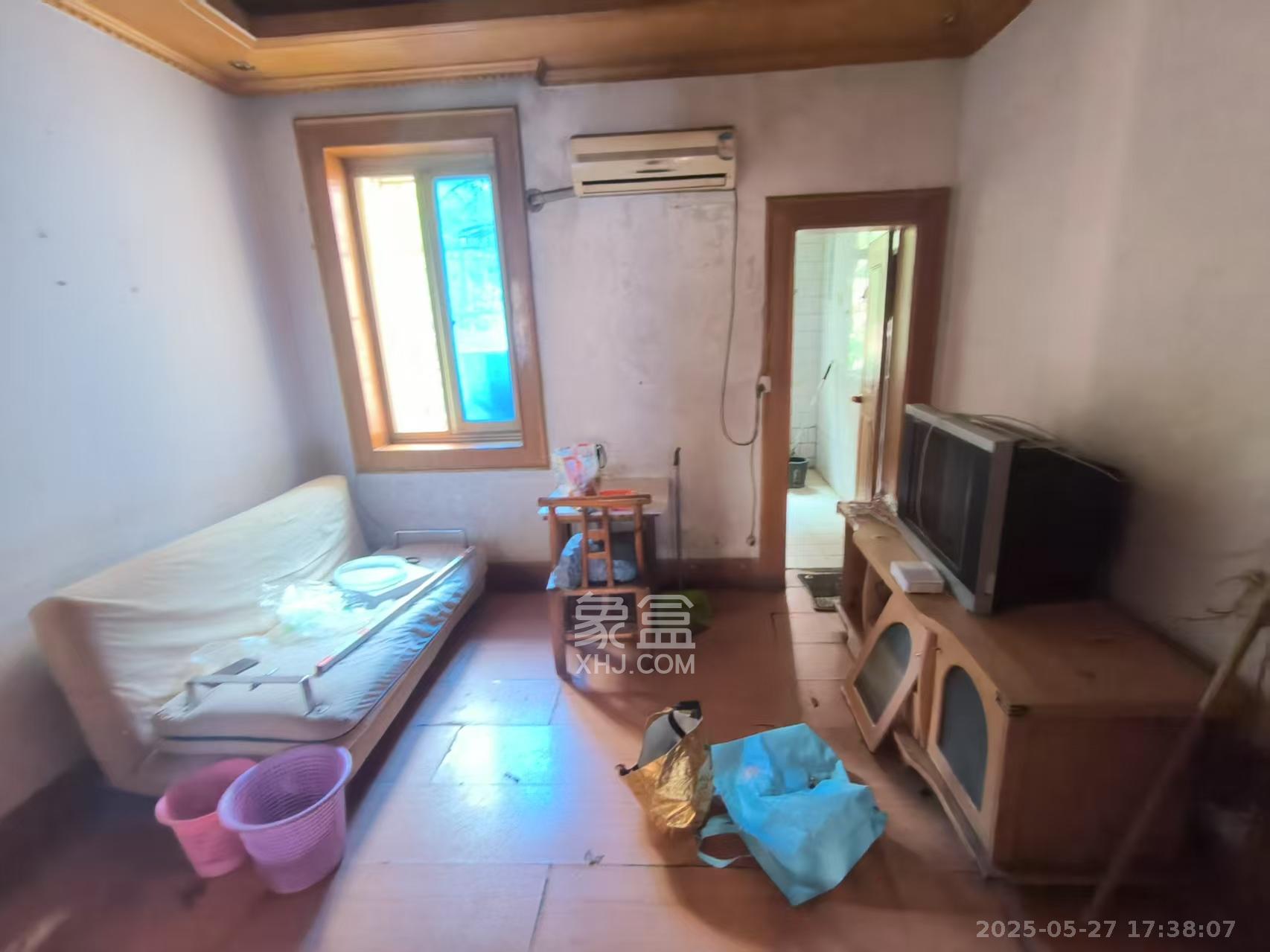 浦沅生活一区  2室1厅1卫    1300.0元/月 浦沅生活一区  2室1厅1卫    1300.0元/月室内图