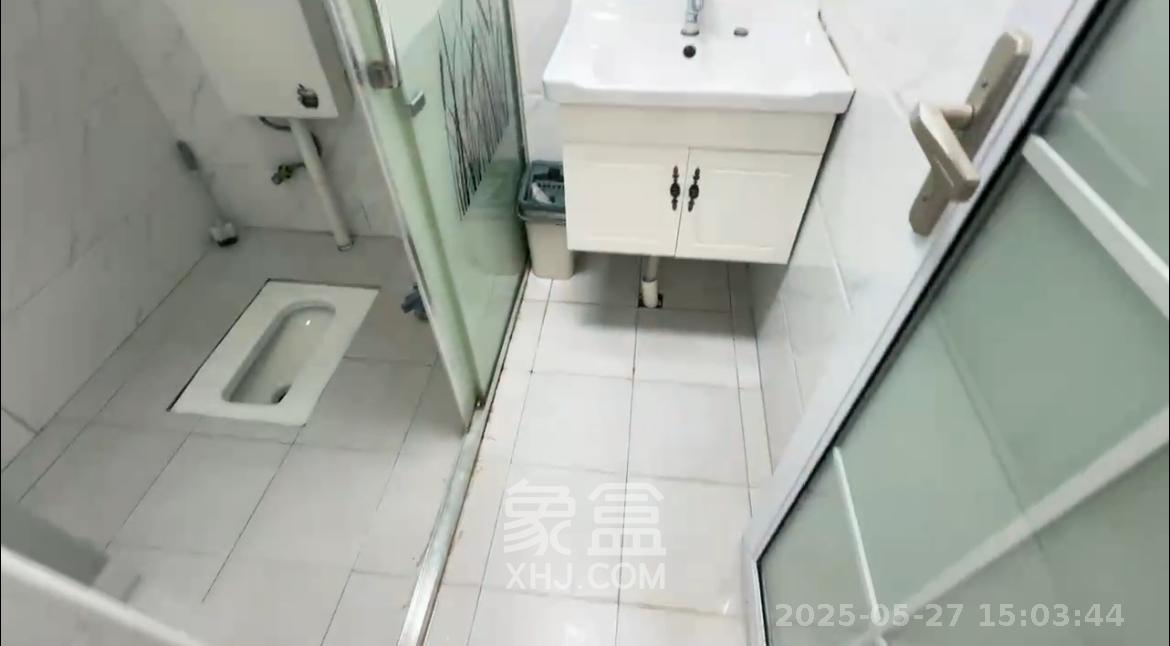 怡海星城  1室2厅1卫   1300.00元/月室内图