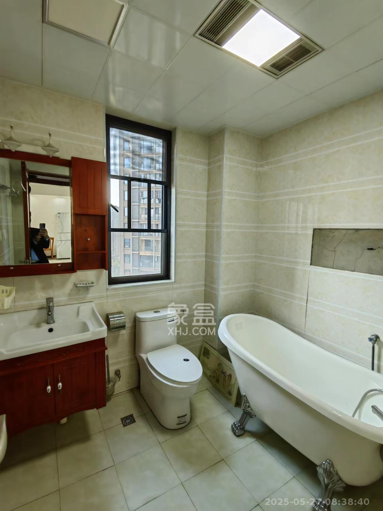中建梅溪湖中心  3室2厅2卫   3100.00元/月室内图