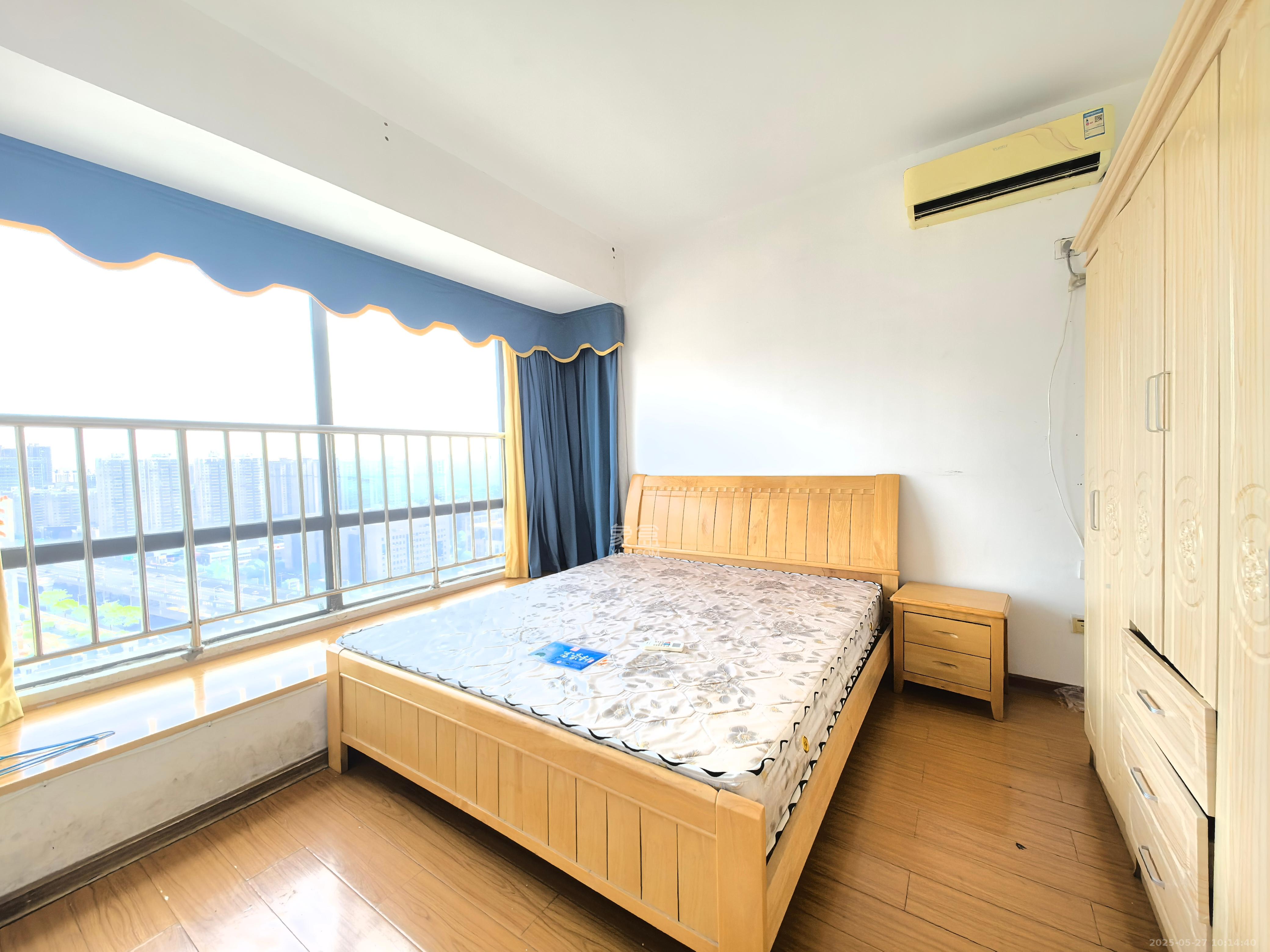 潇湘名城(新里程潇湘名城)  3室2厅2卫   2600.00元/月室内图