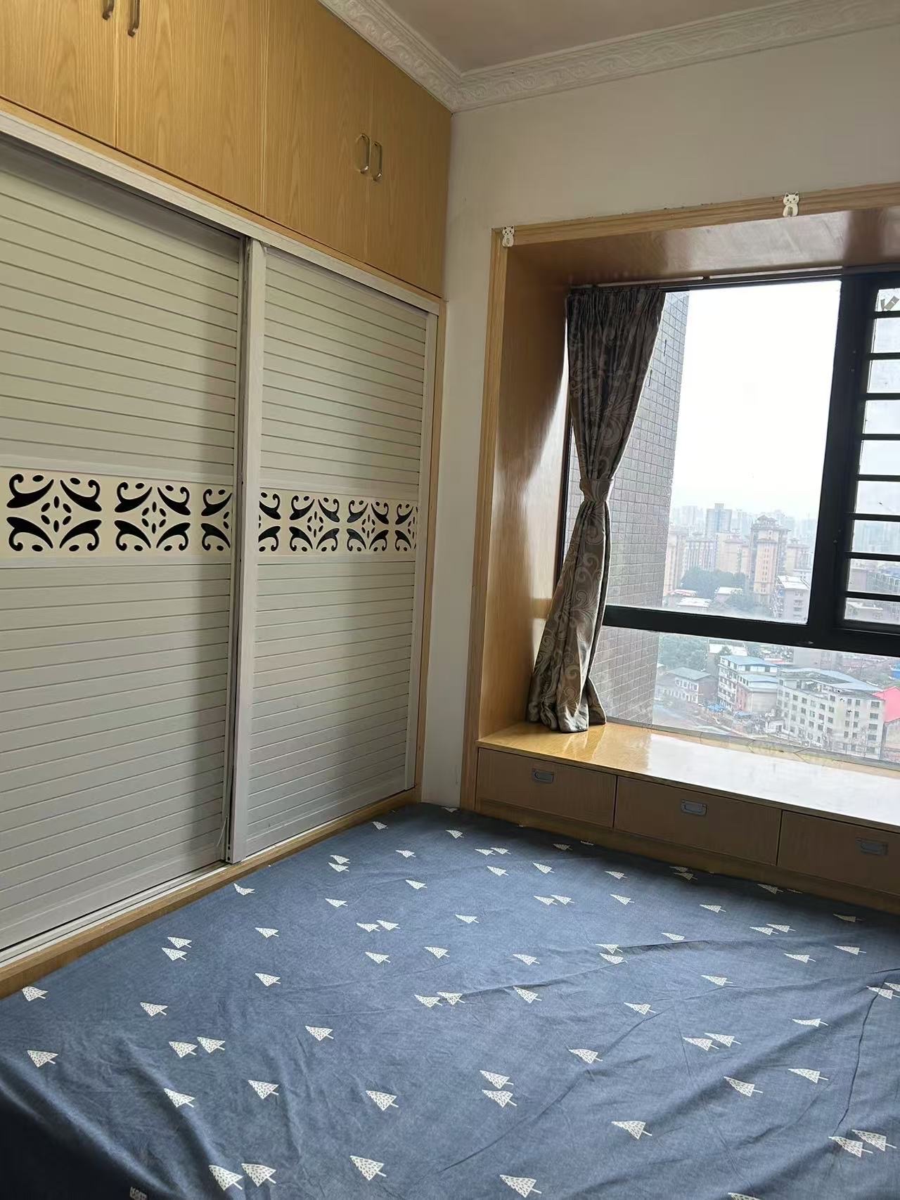 中泰峰境  3室2厅2卫   2000.00元/月室内图