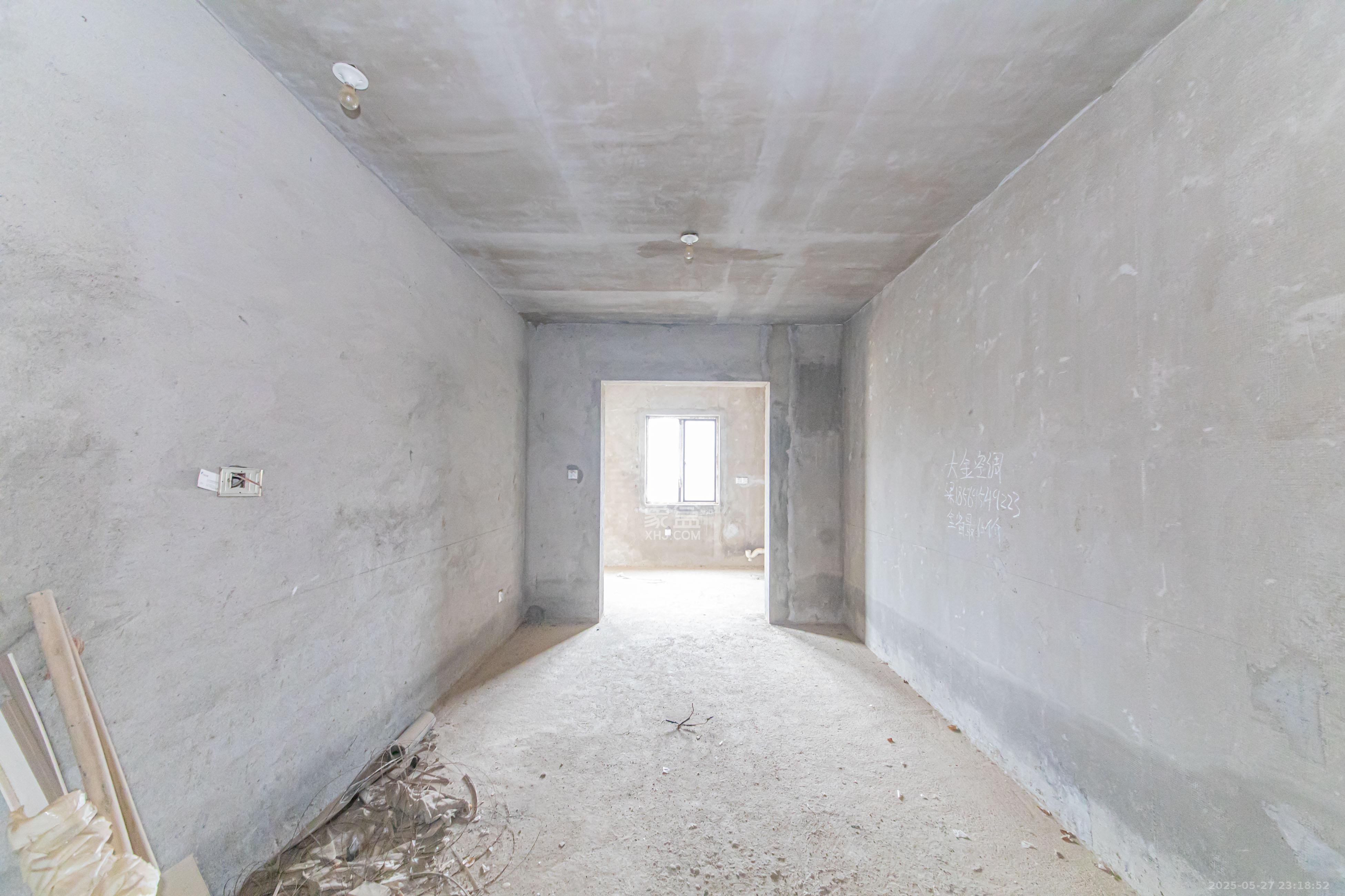 大唐印象一期云海湾  4室2厅2卫    145.0万 大唐印象一期云海湾  4室2厅2卫    145.0万客厅