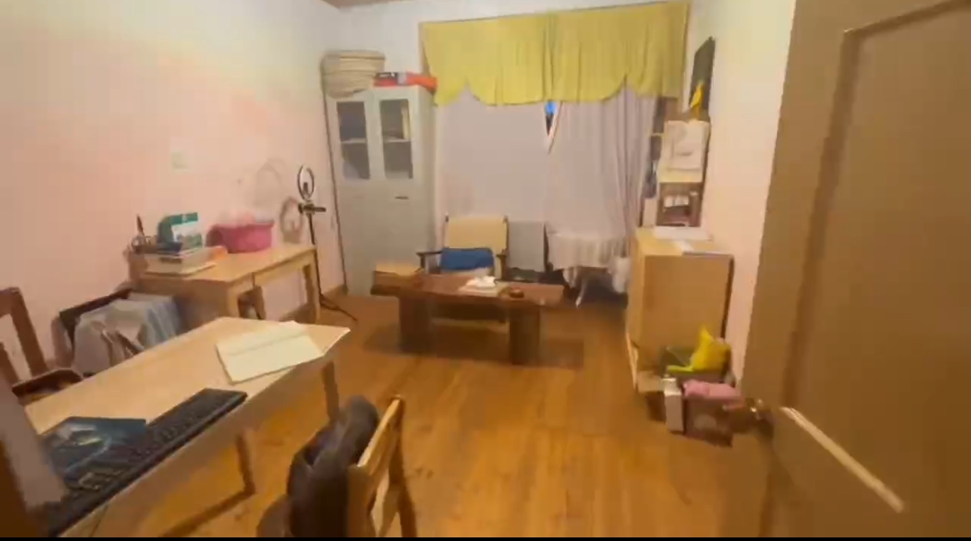 市中心医院家属区 3室2厅2卫 55.8万 市中心医院家属区 3室2厅2卫 55.8万客厅