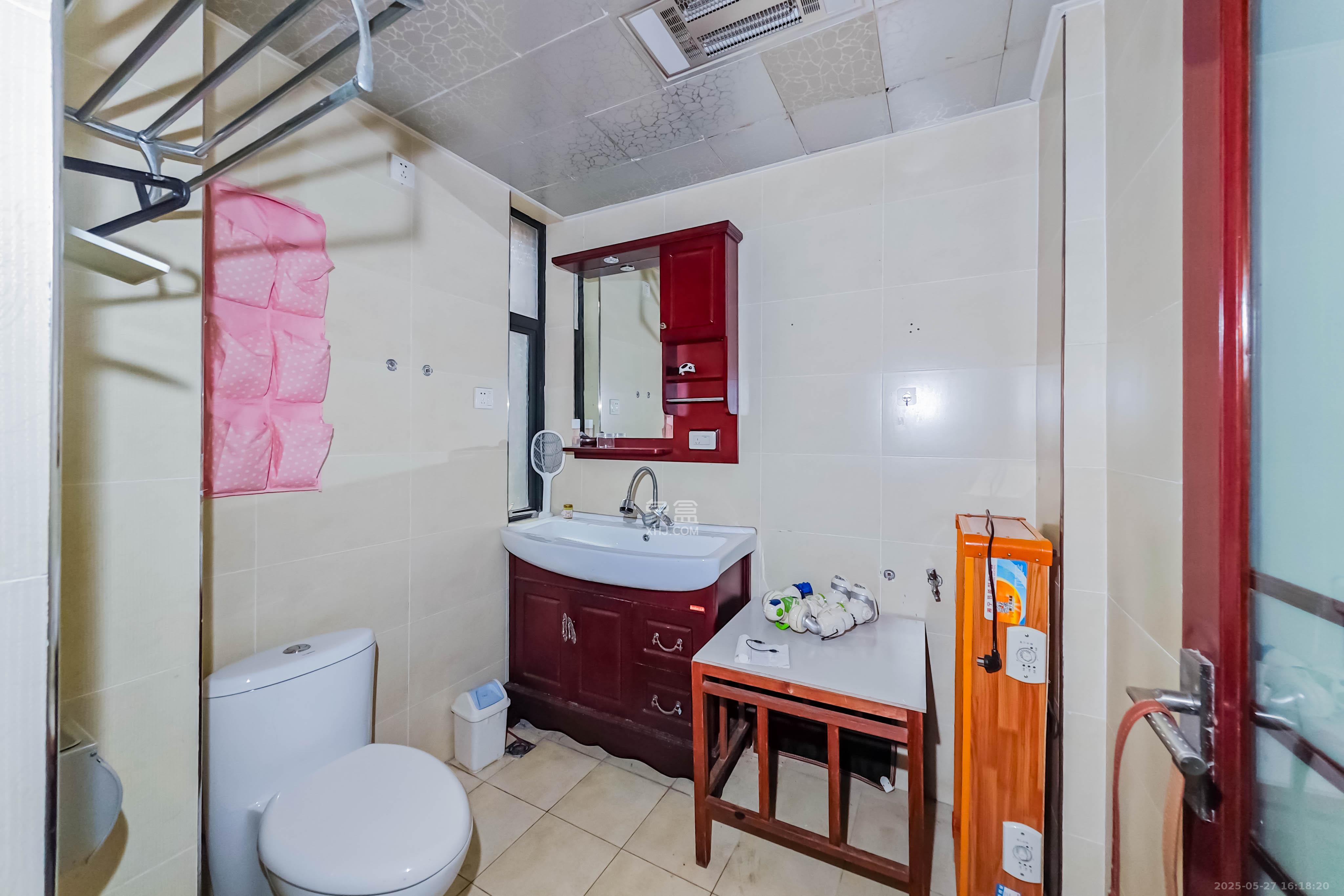 海拔东方 1室2厅1卫 99.8万 海拔东方 1室2厅1卫 99.8万卫生间