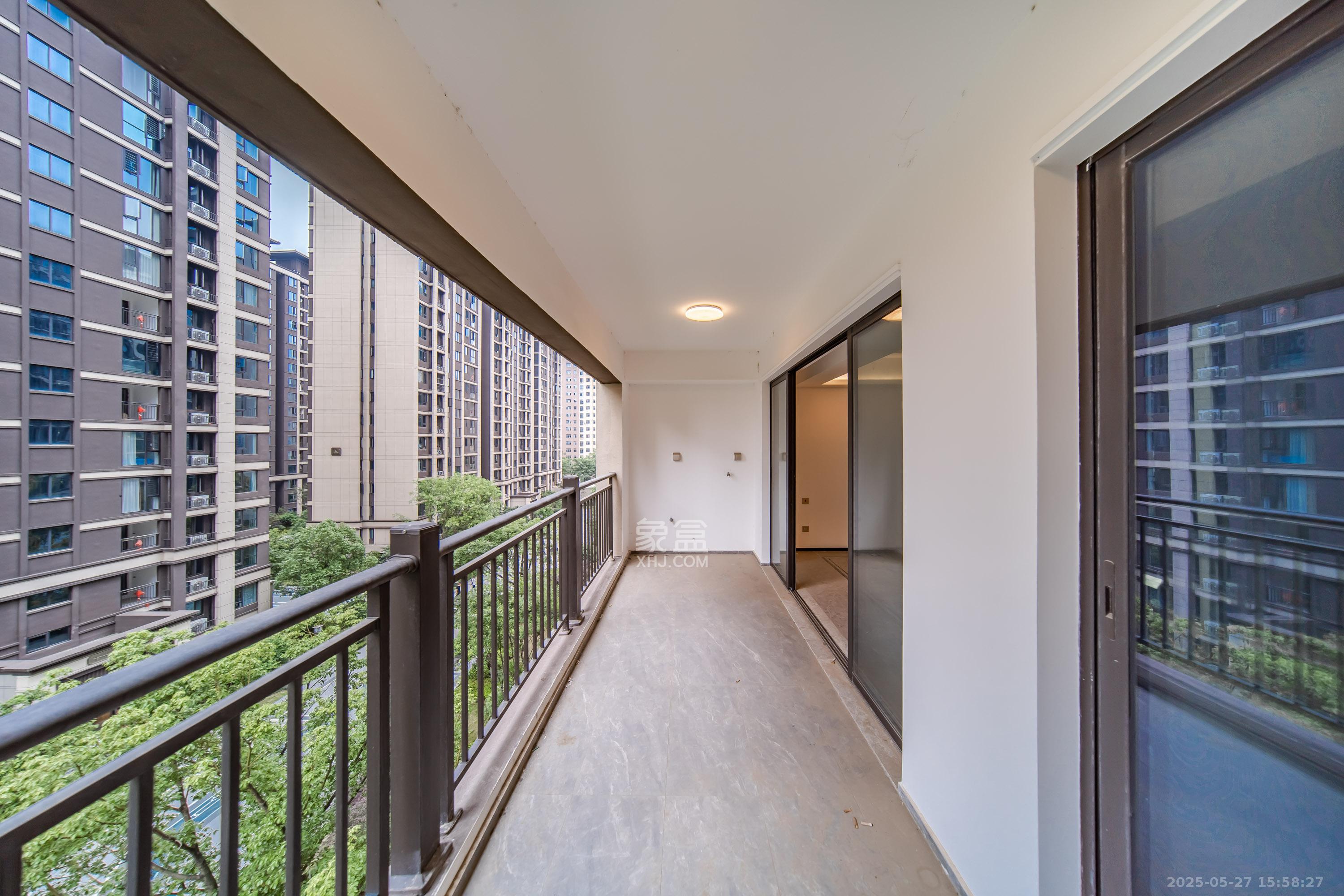 建发电建江山悦  4室2厅2卫    170.0万阳台