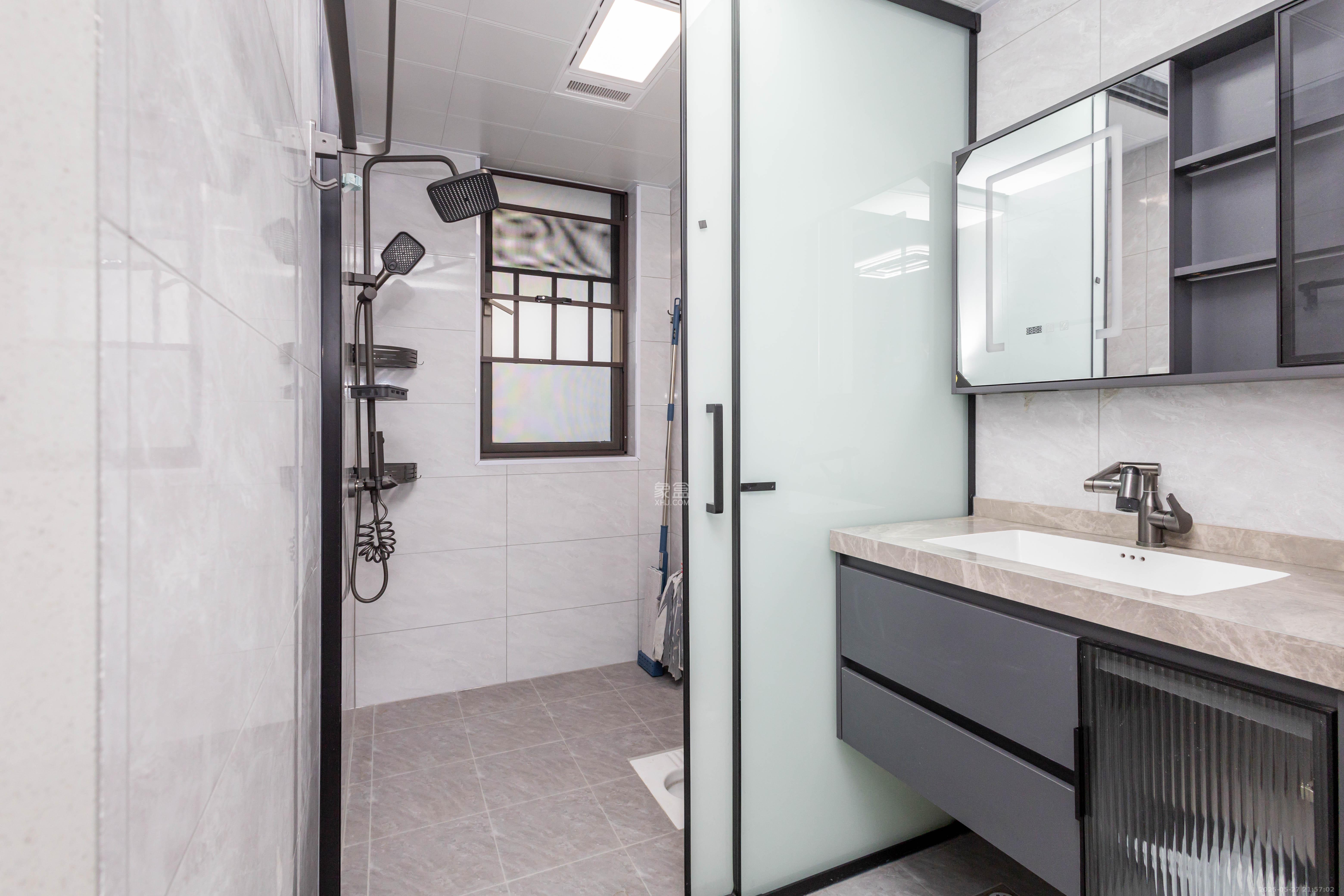 北控浩瀚 4室2厅2卫 98.0万 北控浩瀚 4室2厅2卫 98.0万卫生间