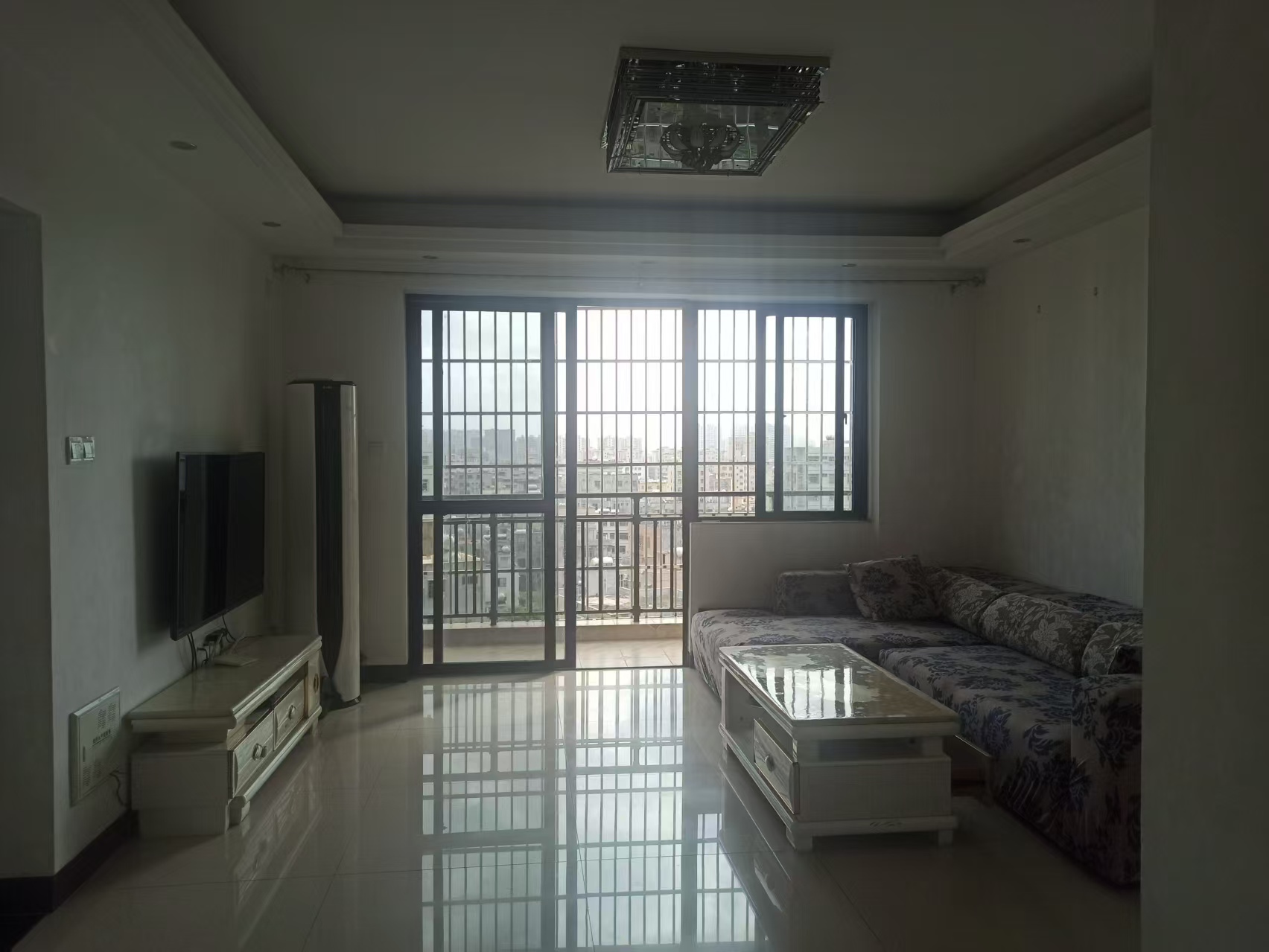 瑞园二期  3室2厅2卫    3000.0元/月 瑞园二期  3室2厅2卫    3000.0元/月室内图