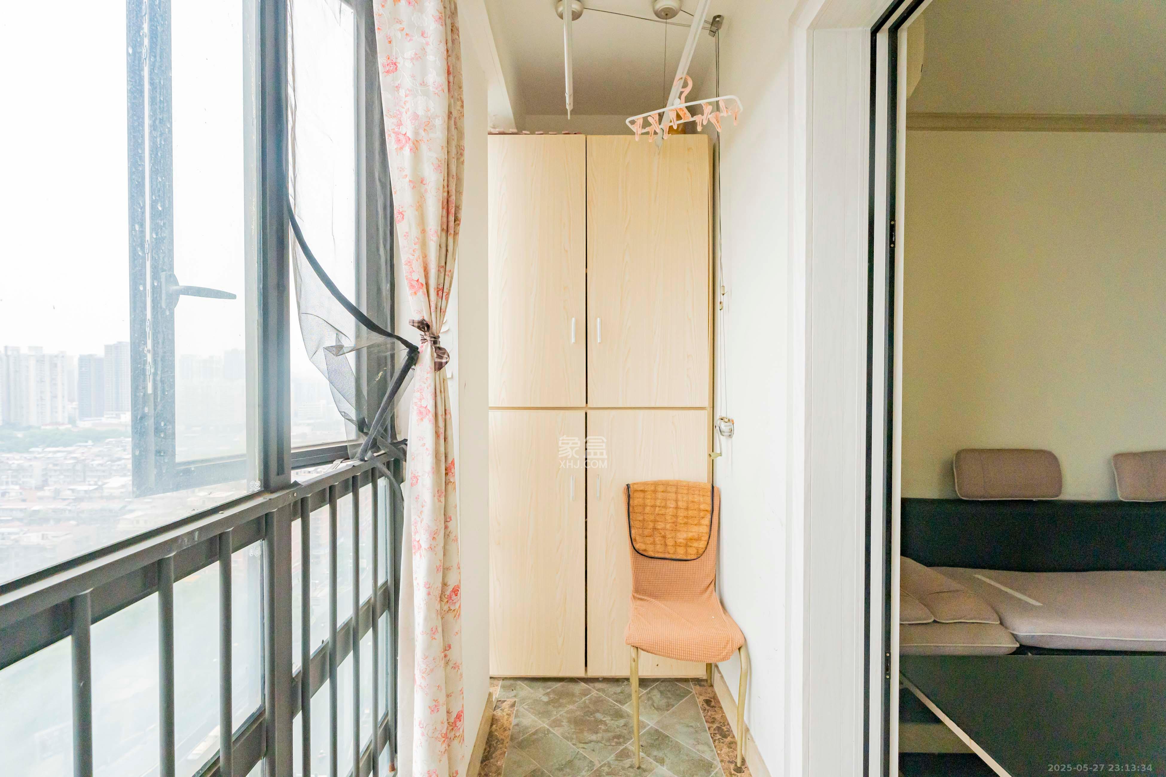 金土地第一湾 2室2厅1卫 56.0万 金土地第一湾 2室2厅1卫 56.0万阳台