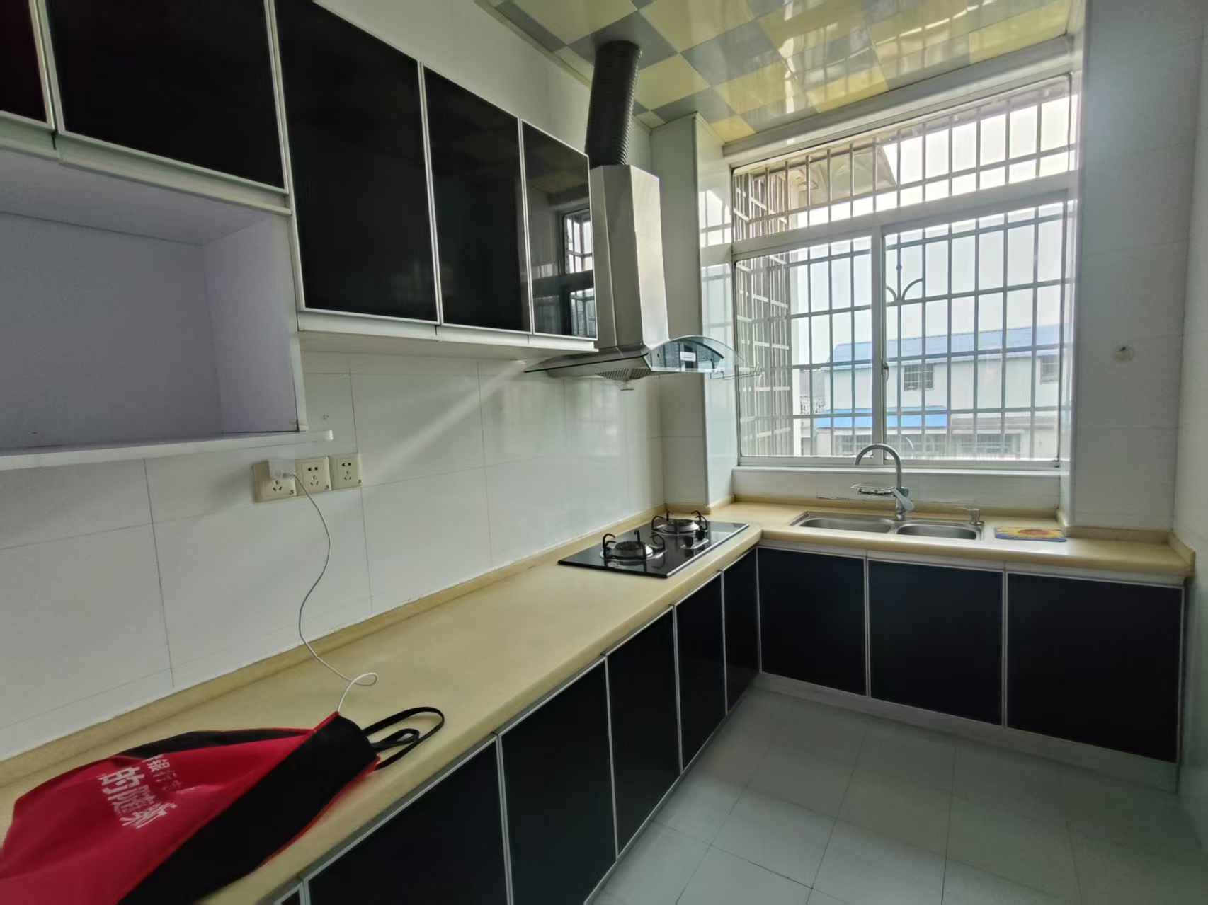 秀水俪园 3室2厅2卫 42.8万 秀水俪园 3室2厅2卫 42.8万客厅