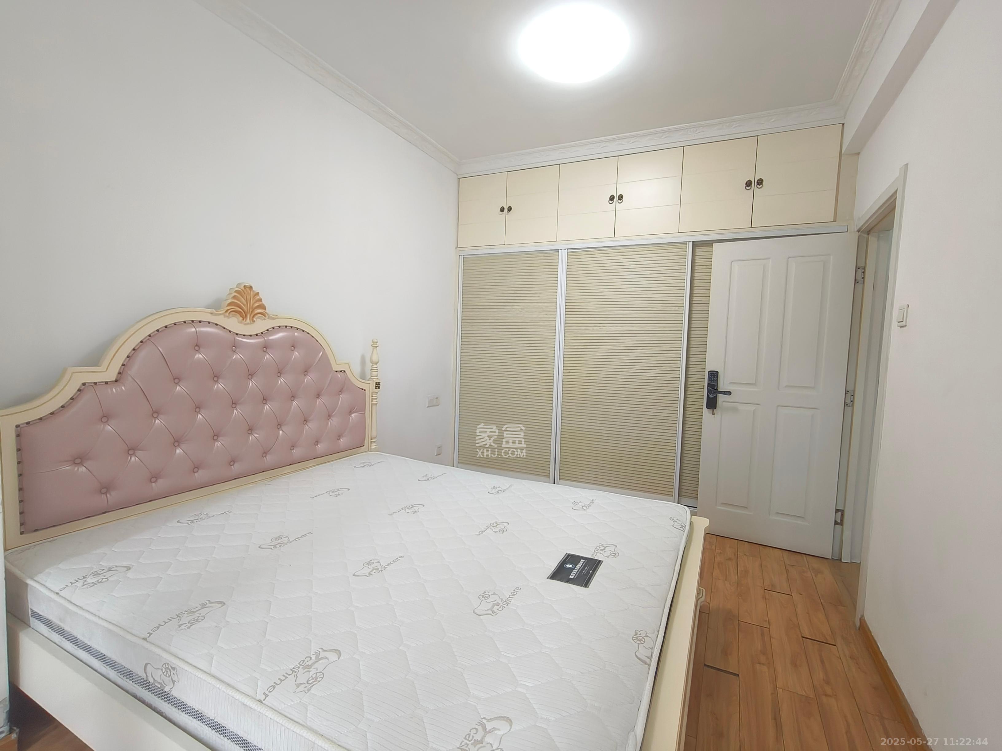 五一大道202(中环壹世界)  2室2厅1卫    3200.0元/月 五一大道202(中环壹世界)  2室2厅1卫    3200.0元/月室内图