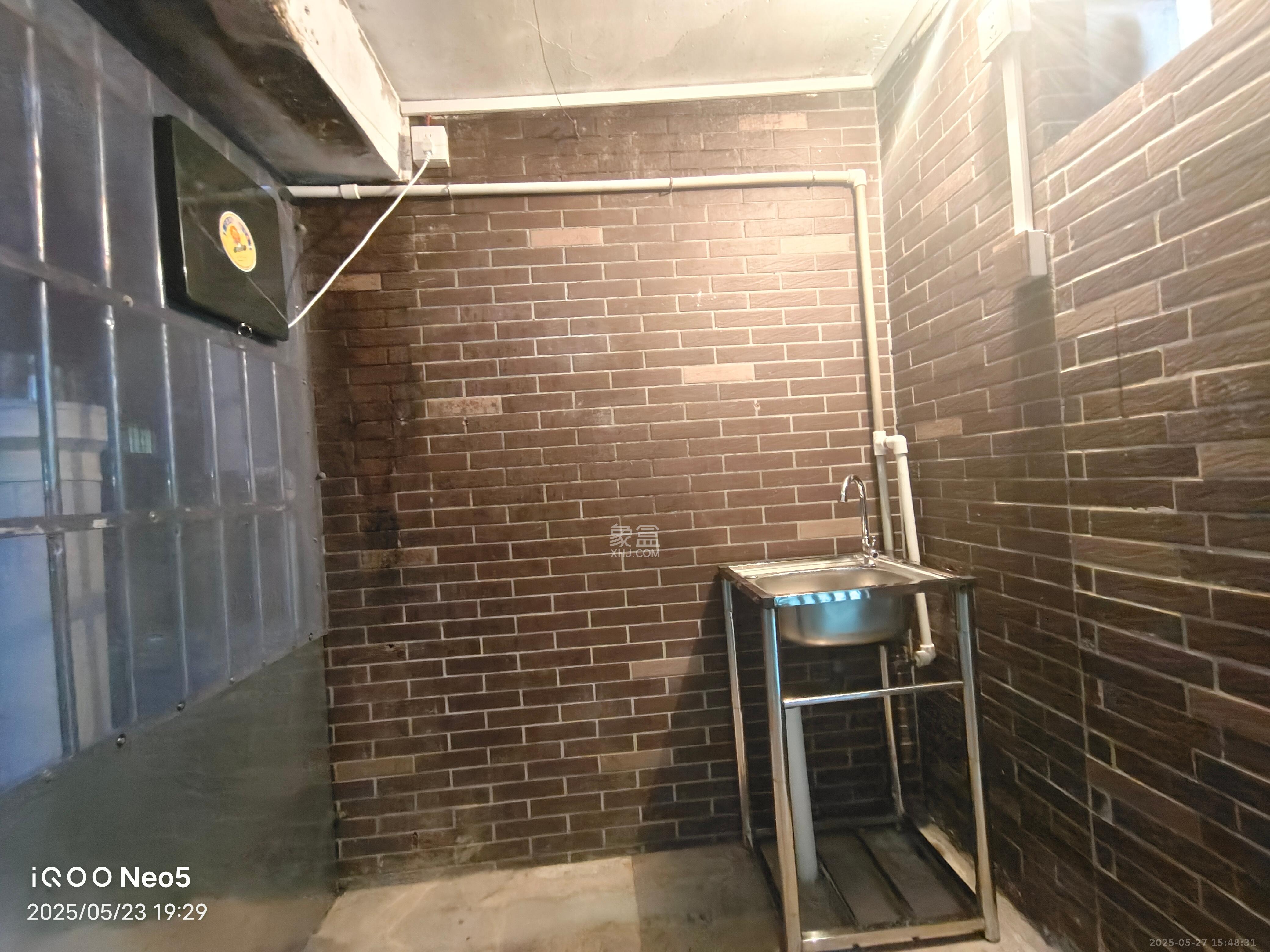 鄱阳小区 1室1厅1卫 500.0元/月 鄱阳小区 1室1厅1卫 500.0元/月室内图