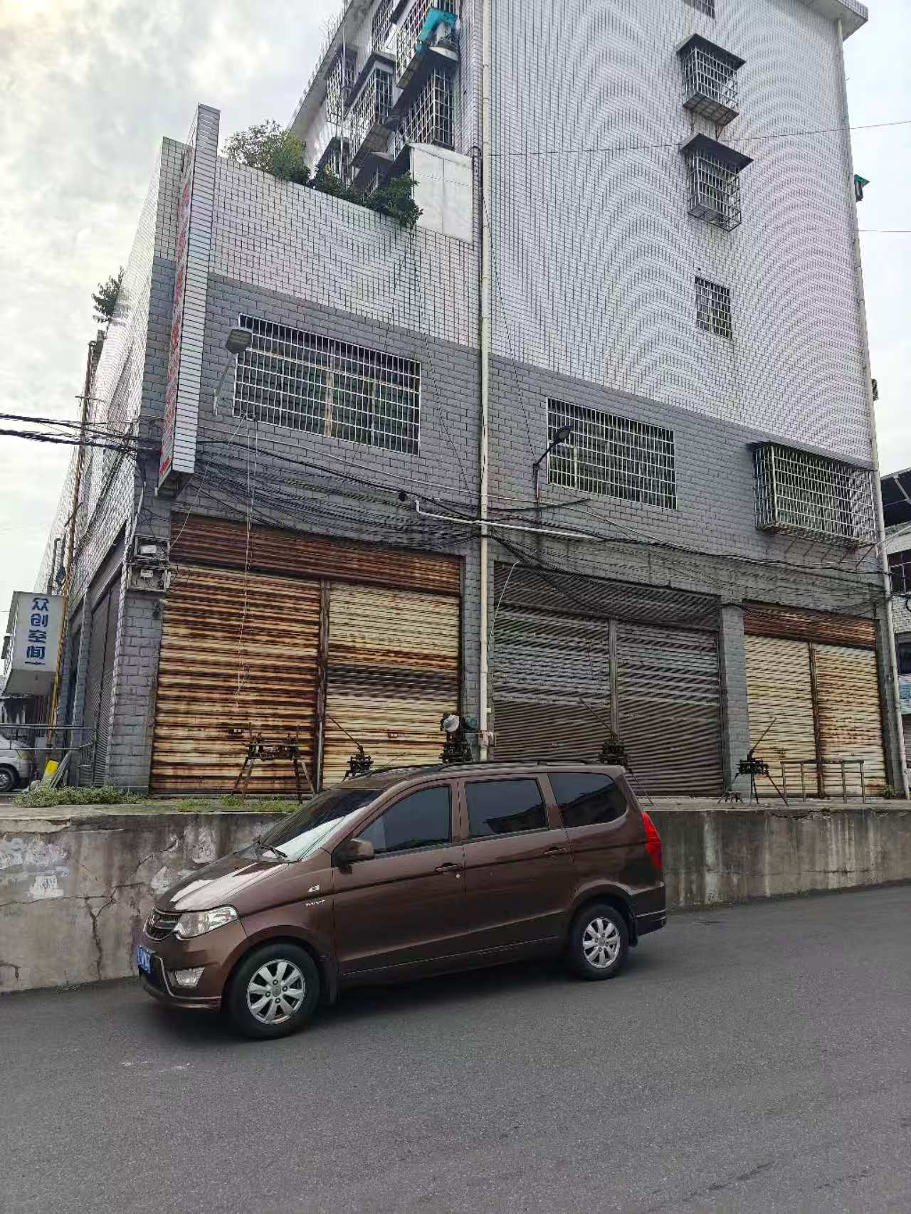 万利建材市场（万利大市场）  3室2厅2卫   32.80万室内图