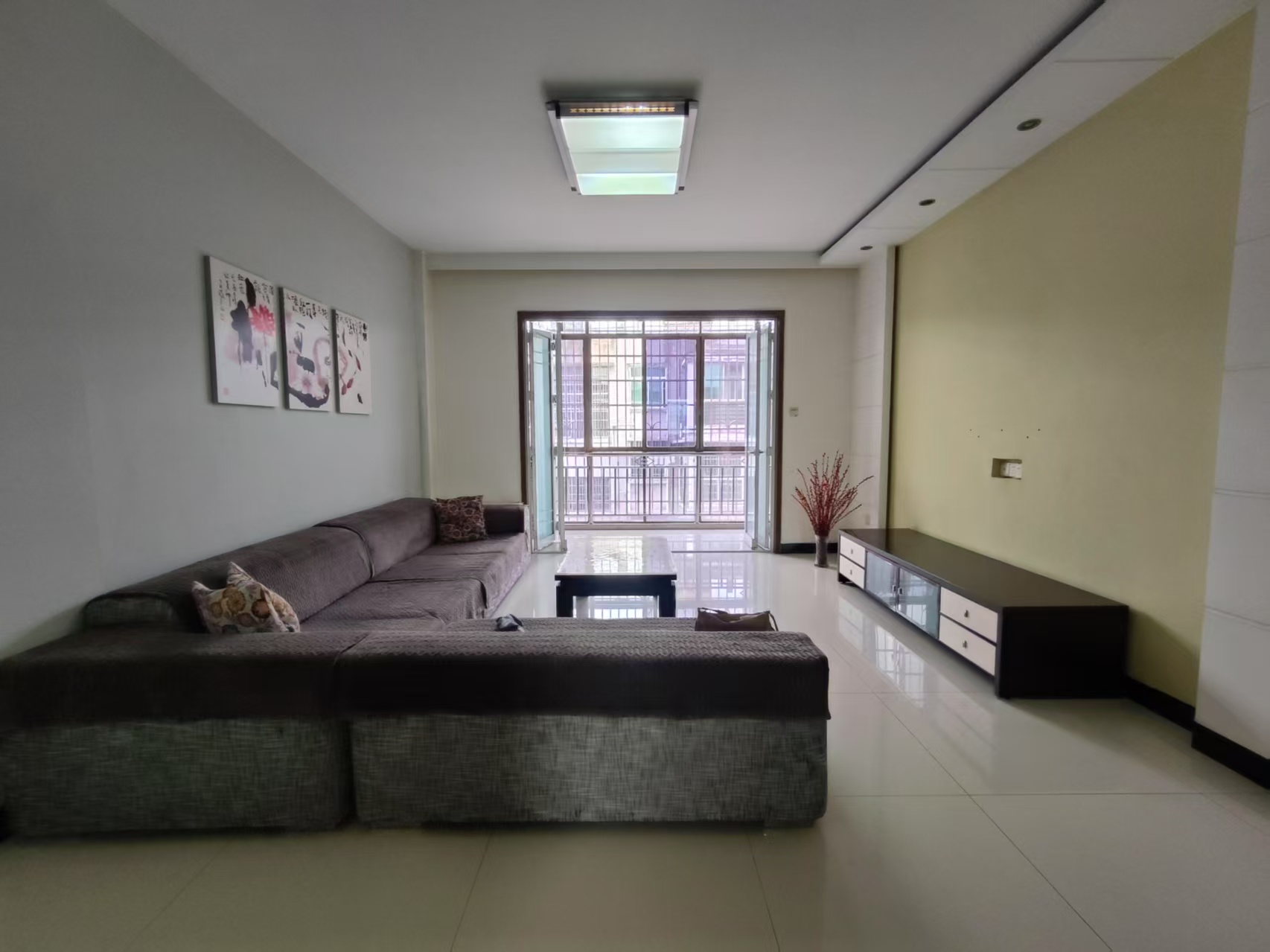 秀水俪园 3室2厅2卫 42.8万 秀水俪园 3室2厅2卫 42.8万客厅