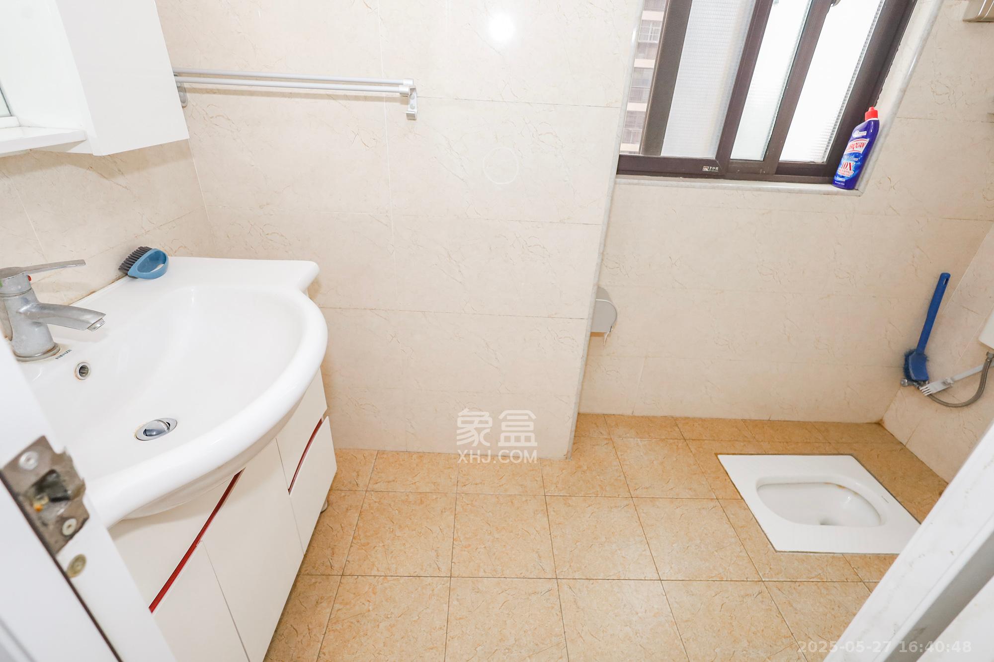 钰龙天下二期(钰龙佳园)  3室2厅2卫    235.0万 钰龙天下二期(钰龙佳园)  3室2厅2卫    235.0万卫生间