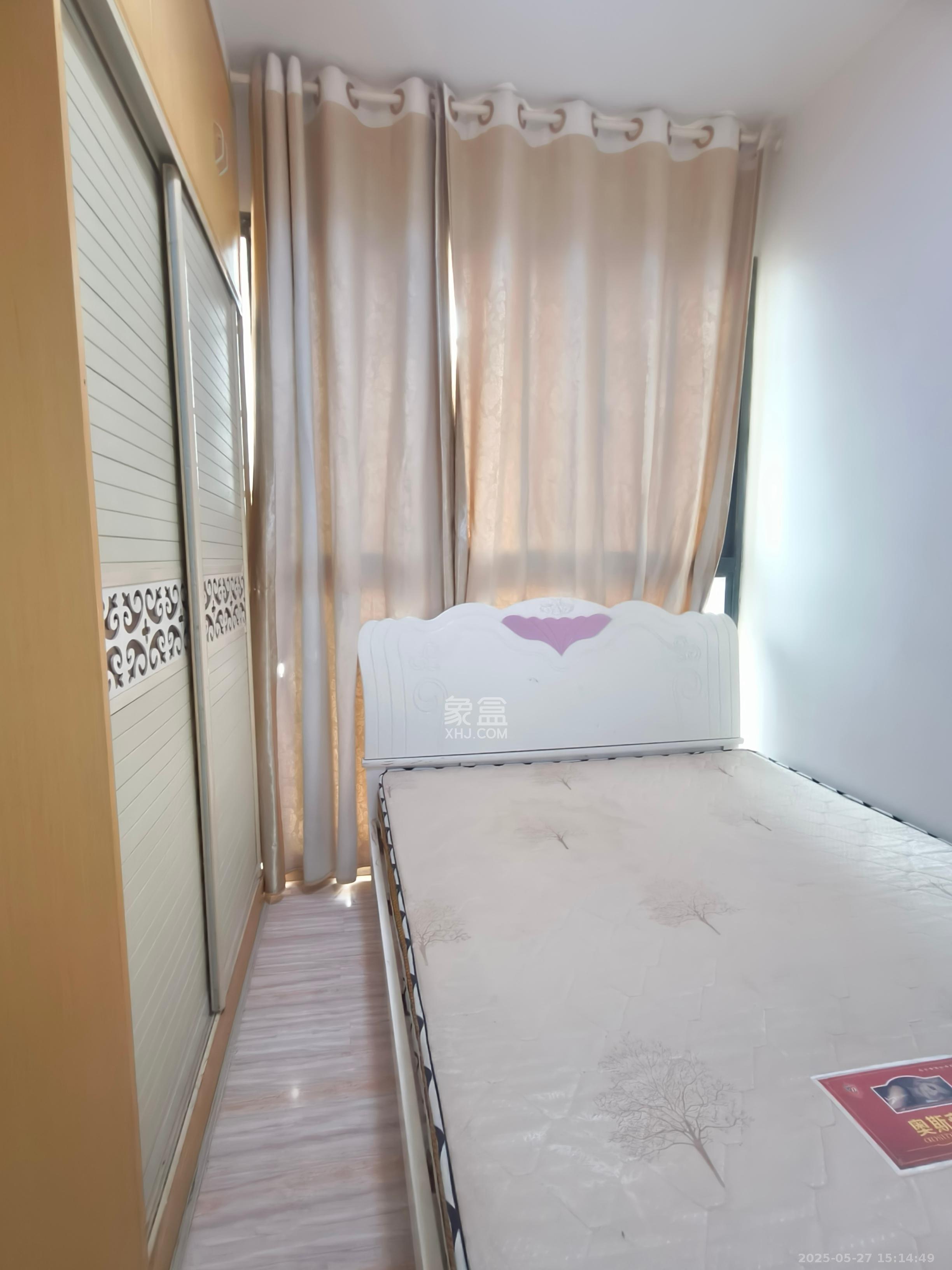 三景国际  3室2厅1卫   1550.00元/月室内图