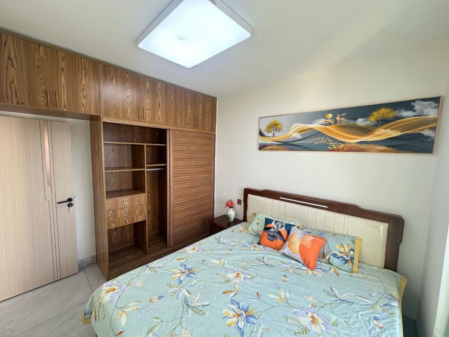 水岸星城A小区  1室0厅0卫    89.0万 水岸星城A小区  1室0厅0卫    89.0万客厅