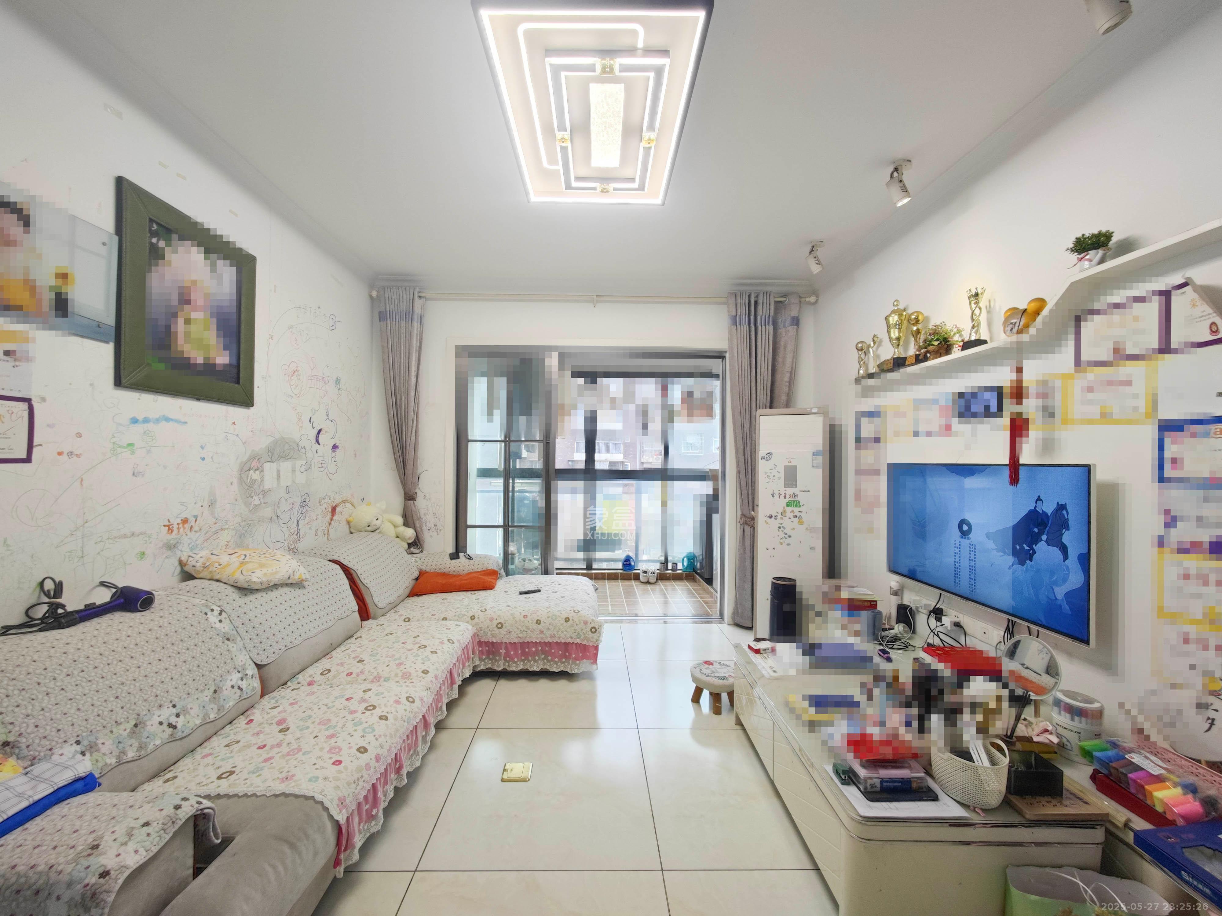 湘府十城(汇财御景湾新寓,汇财国际) 3室2厅2卫 98.0万 湘府十城(汇财御景湾新寓,汇财国际) 3室2厅2卫 98.0万客厅