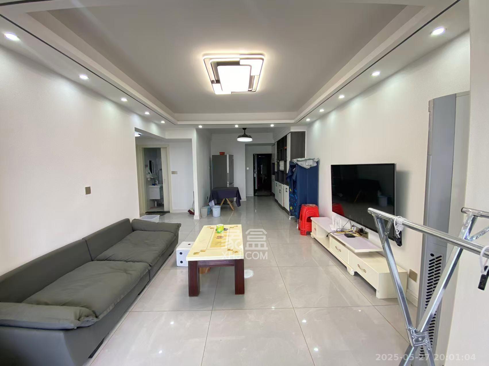 山水湾  3室2厅1卫   2300.00元/月室内图