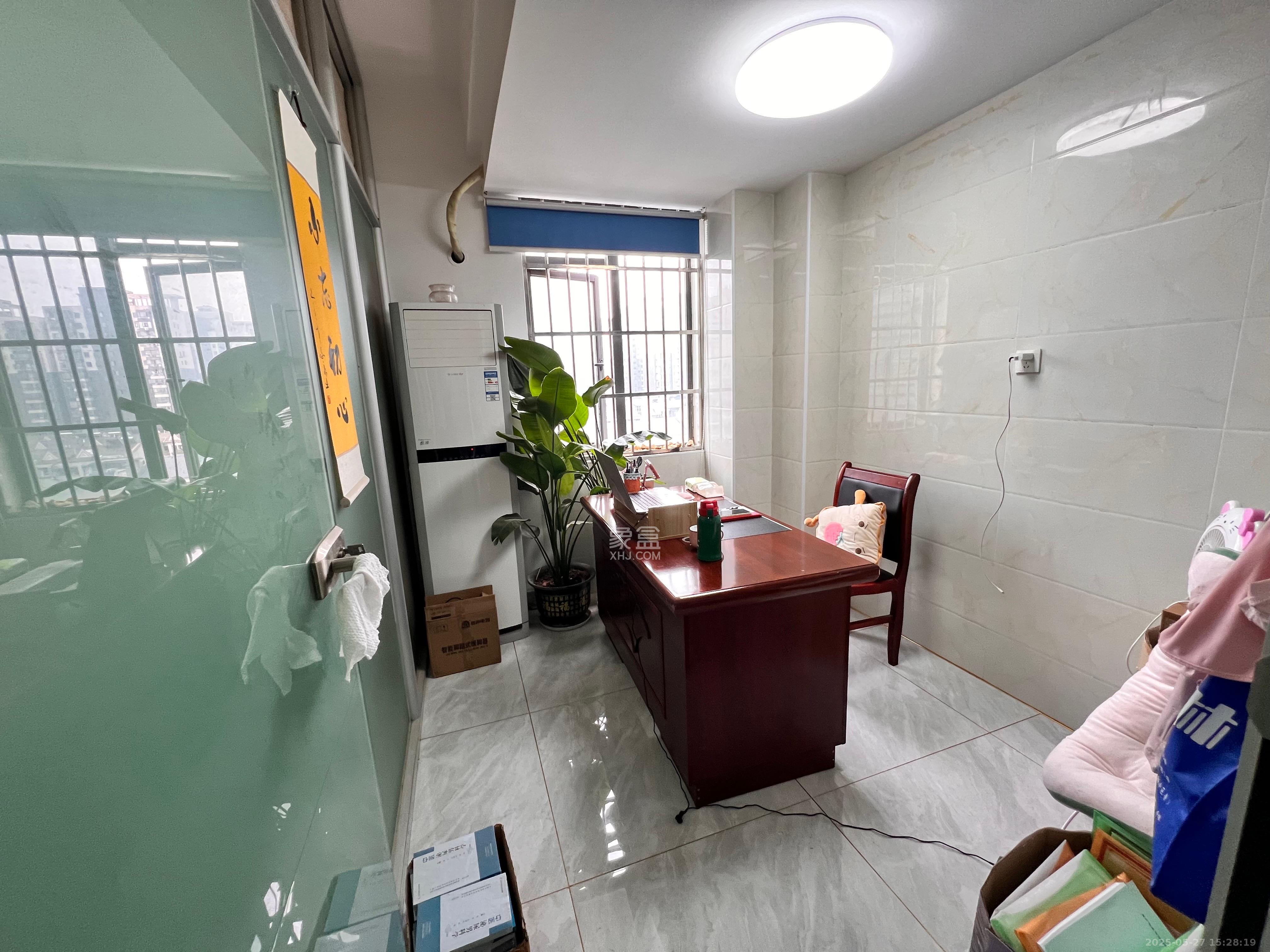 长房中庭国际(东郡华蓉广场) 2室1厅1卫 3500.0元/月 长房中庭国际(东郡华蓉广场) 2室1厅1卫 3500.0元/月室内图