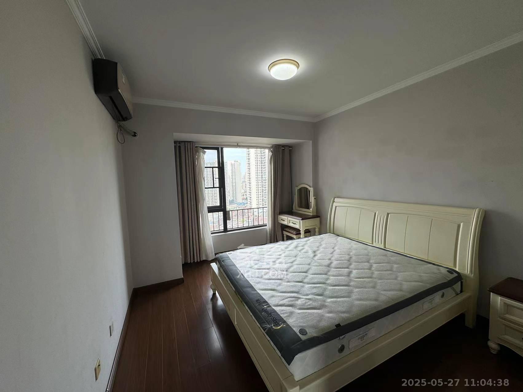 万科金域华府三四期 4室2厅2卫 3500.0元/月 万科金域华府三四期 4室2厅2卫 3500.0元/月室内图