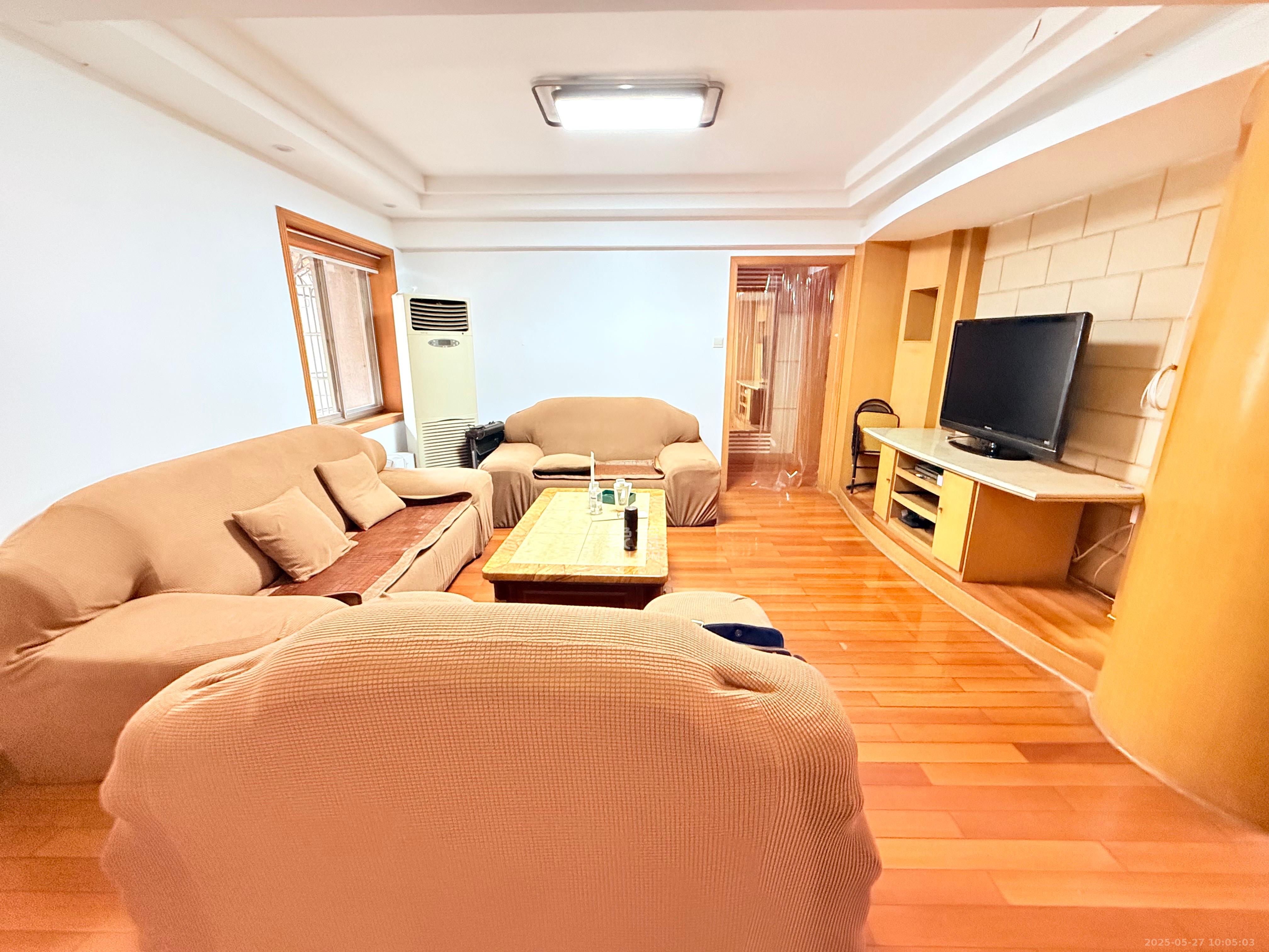 南沙公寓  4室1厅1卫   3100.00元/月室内图1