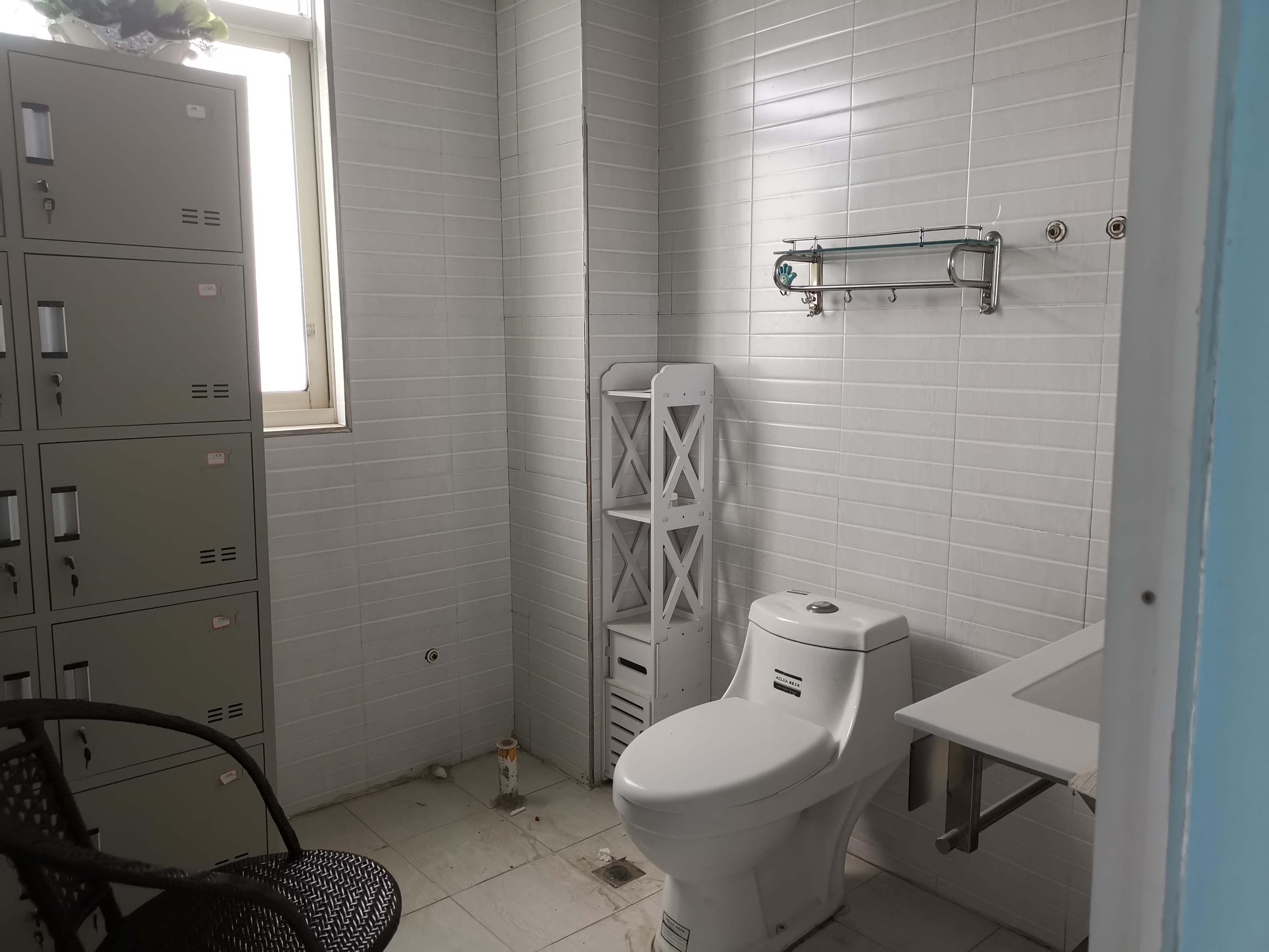 都市春天  3室2厅2卫    2200.0元/月 都市春天  3室2厅2卫    2200.0元/月室内图