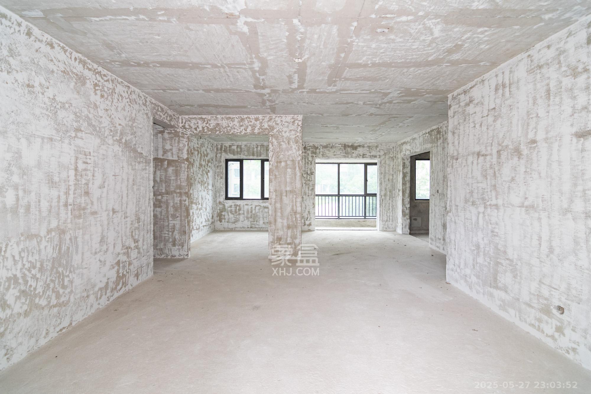 润和谷山郡(悦禧山庄水榭花都) 5室2厅2卫 160.0万 润和谷山郡(悦禧山庄水榭花都) 5室2厅2卫 160.0万客厅