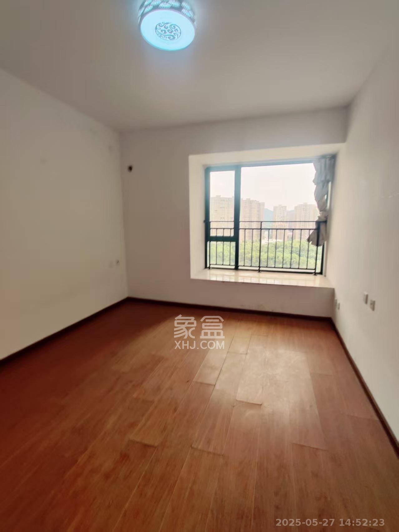 富基世纪公园 5室2厅2卫 1500.0元/月 富基世纪公园 5室2厅2卫 1500.0元/月室内图