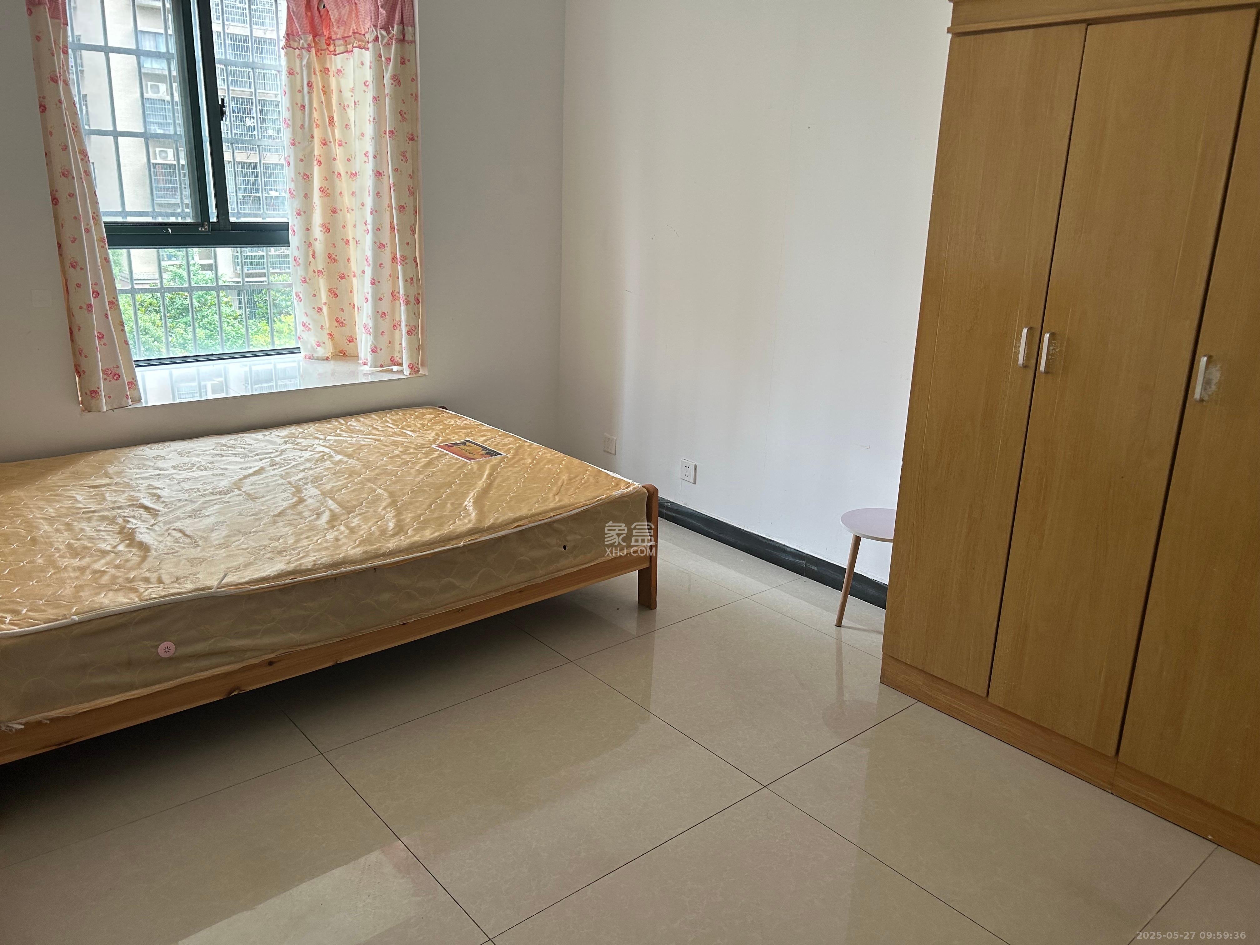 岳华嘉园 3室2厅2卫 2400.0元/月 岳华嘉园 3室2厅2卫 2400.0元/月室内图