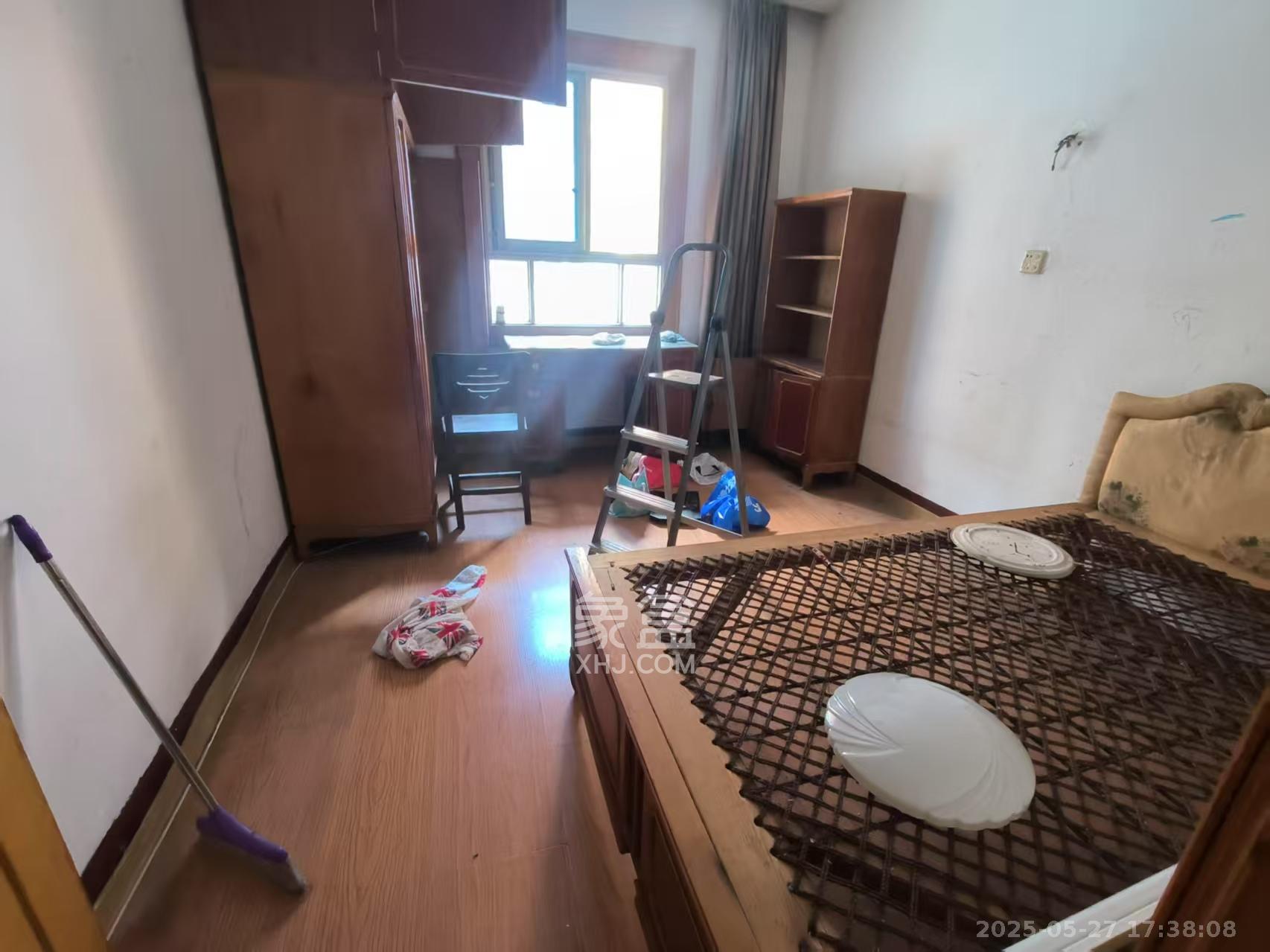 浦沅生活一区  2室1厅1卫    1300.0元/月 浦沅生活一区  2室1厅1卫    1300.0元/月室内图