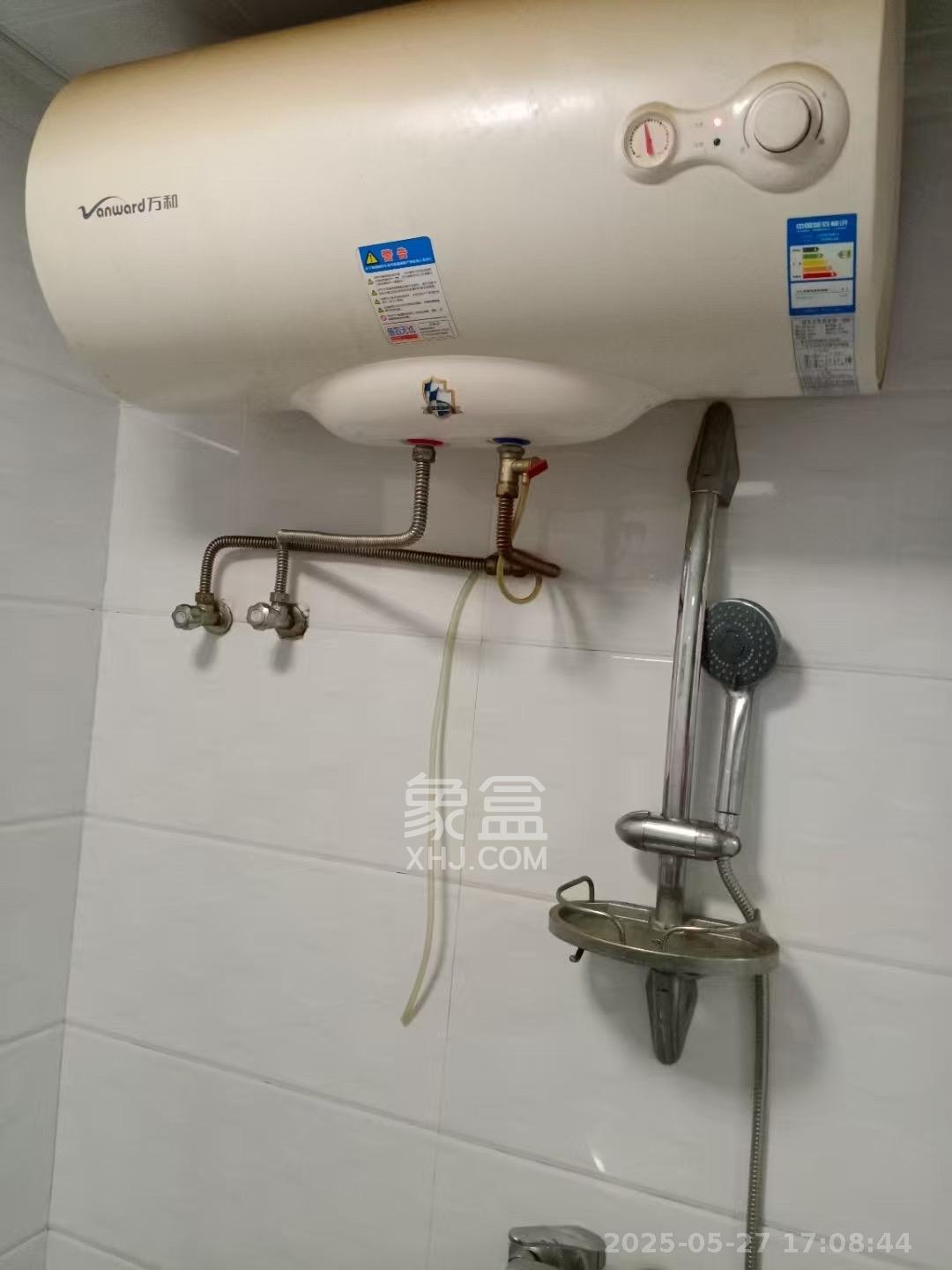 骑龙安置小区 1室1厅1卫 1300.0元/月 骑龙安置小区 1室1厅1卫 1300.0元/月室内图