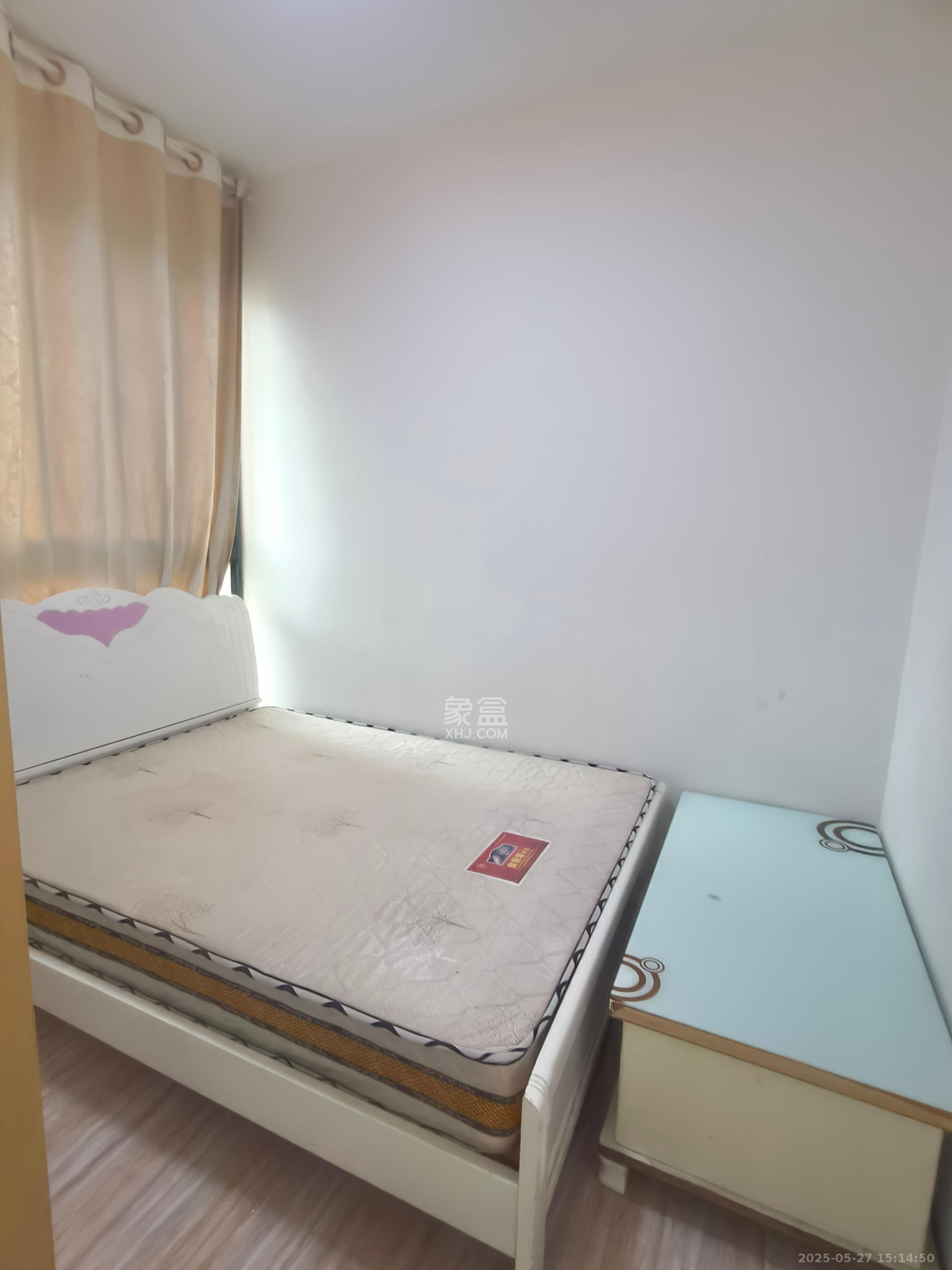 三景国际  3室2厅1卫   1550.00元/月室内图