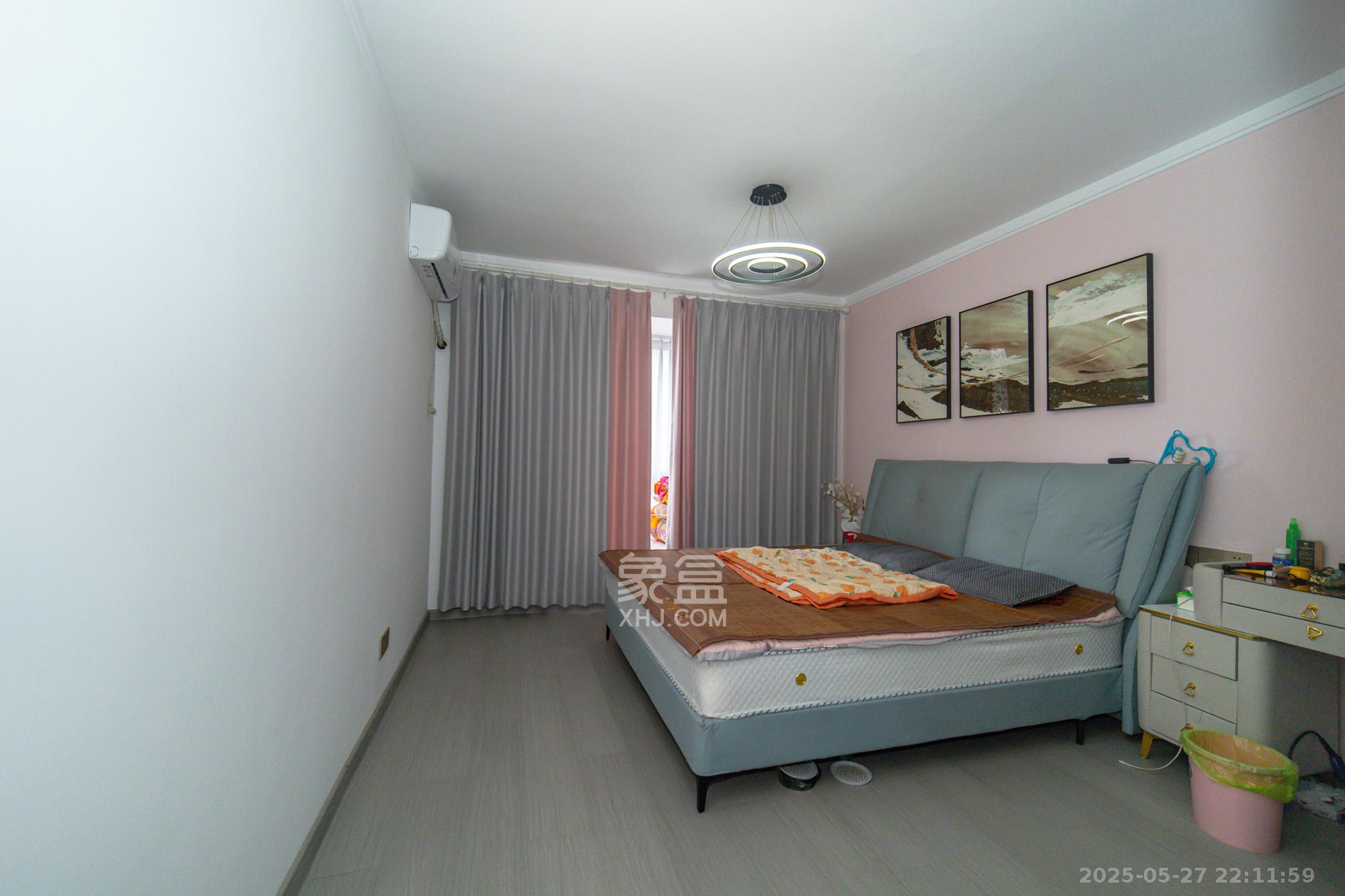 晶华美地 3室2厅2卫 98.0万 晶华美地 3室2厅2卫 98.0万卧室