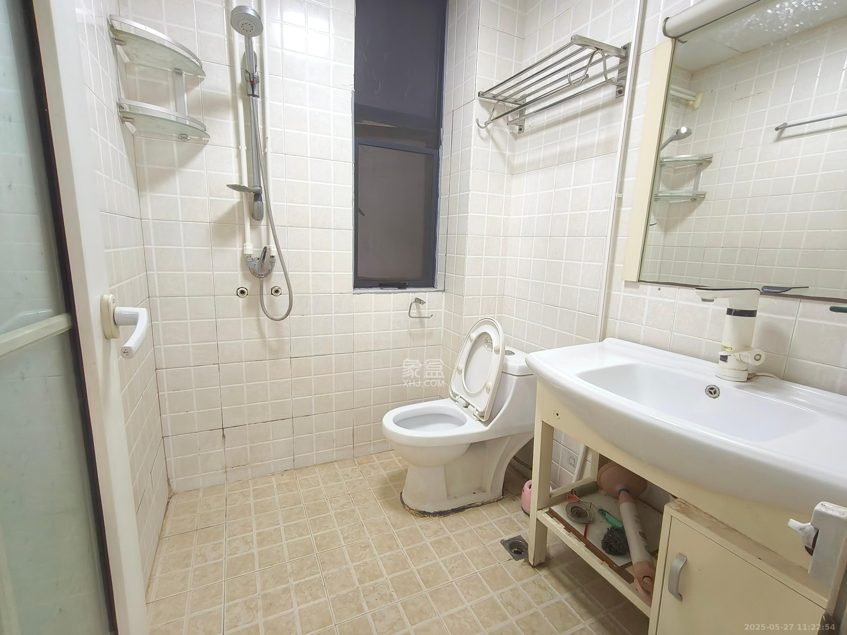 五一大道202(中环壹世界)  2室2厅1卫    3200.0元/月 五一大道202(中环壹世界)  2室2厅1卫    3200.0元/月室内图