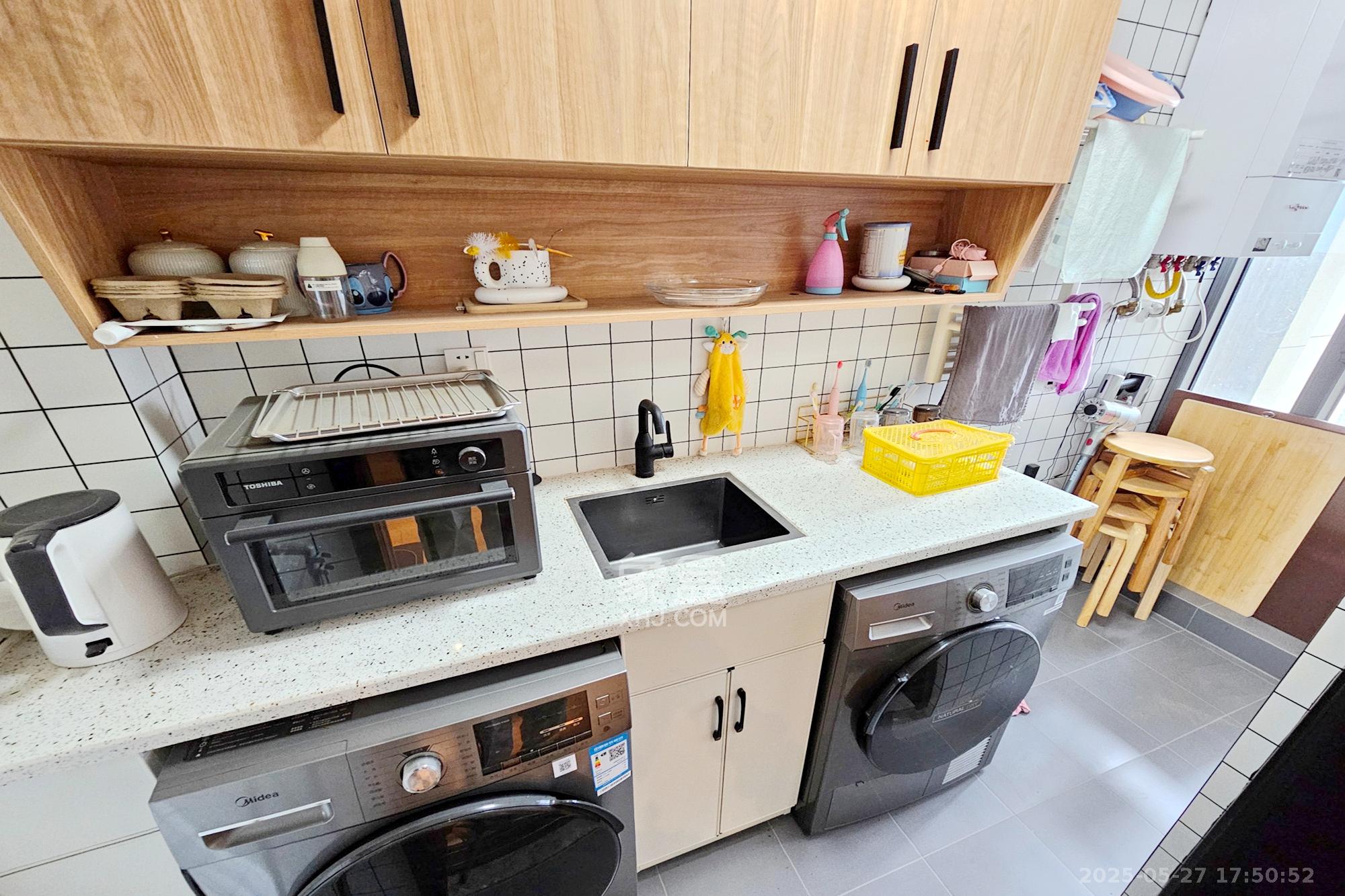 长房东旭国际 3室2厅1卫 130.0万 长房东旭国际 3室2厅1卫 130.0万阳台