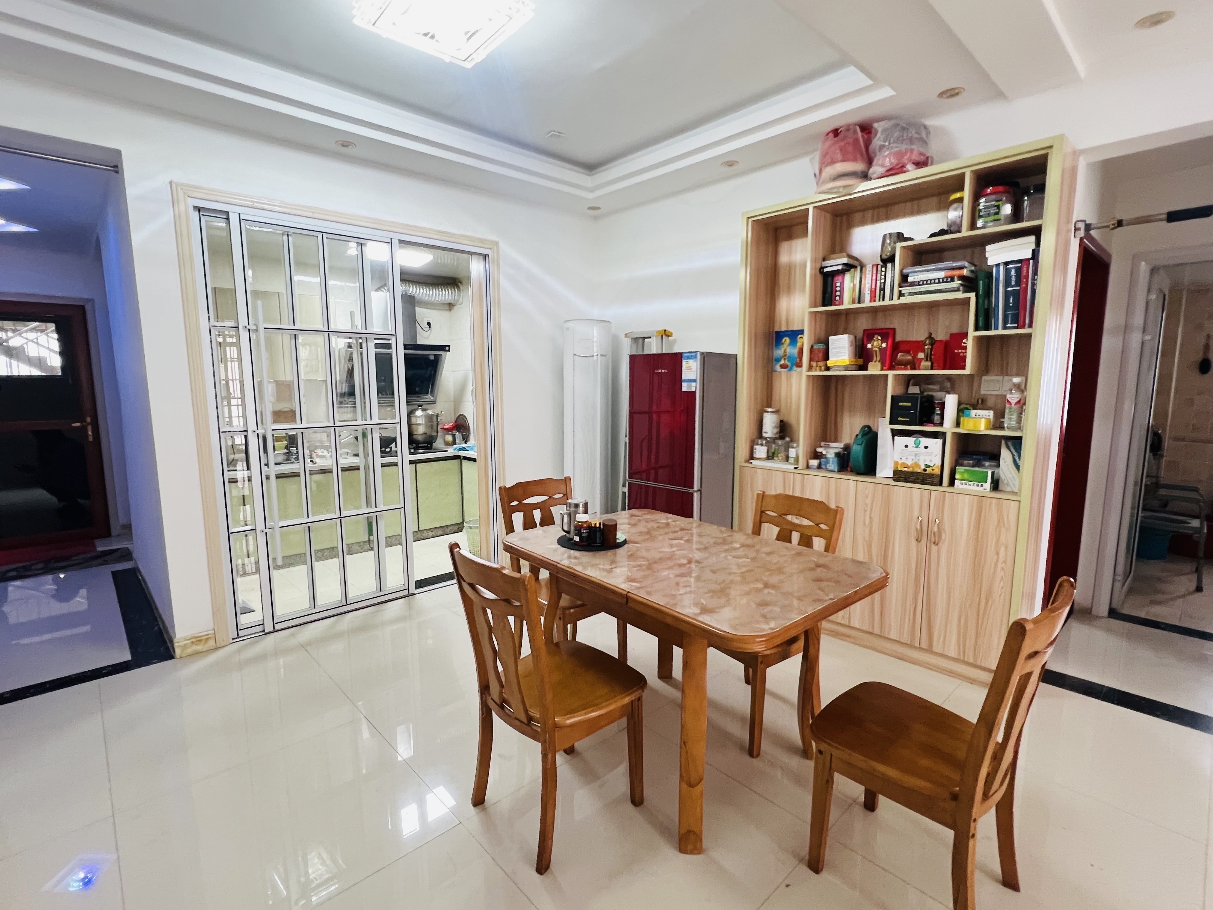 康城上品  2室1厅1卫    42.0万 康城上品  2室1厅1卫    42.0万客厅