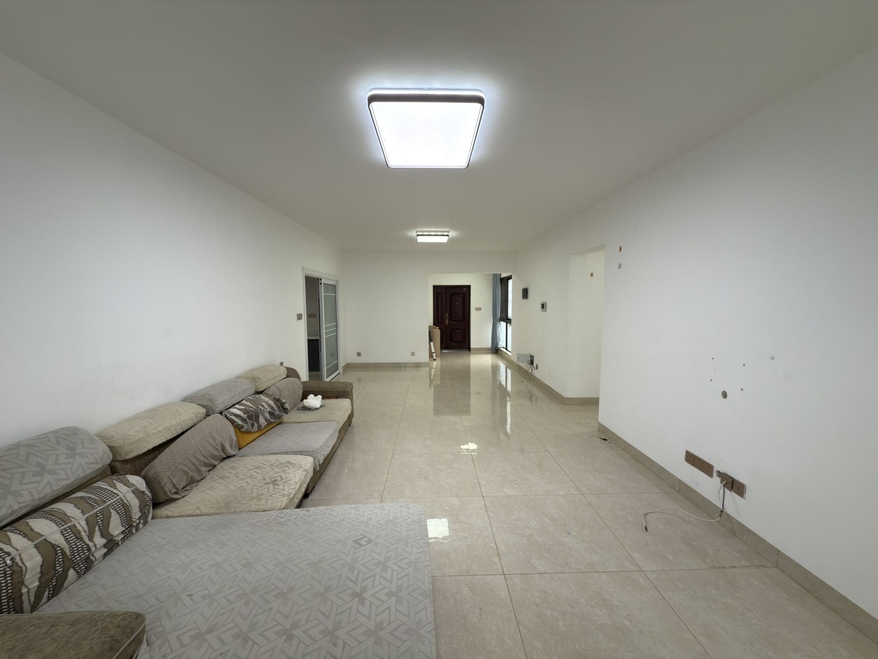 省政协小区  1室0厅0卫    225.0万 省政协小区  1室0厅0卫    225.0万客厅