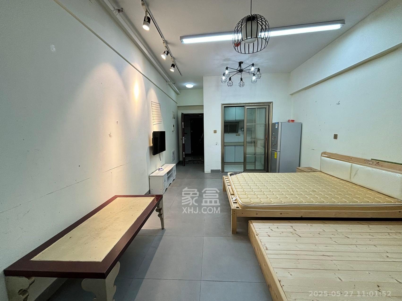 中建芙蓉嘉苑  1室1厅1卫   1300.00元/月室内图