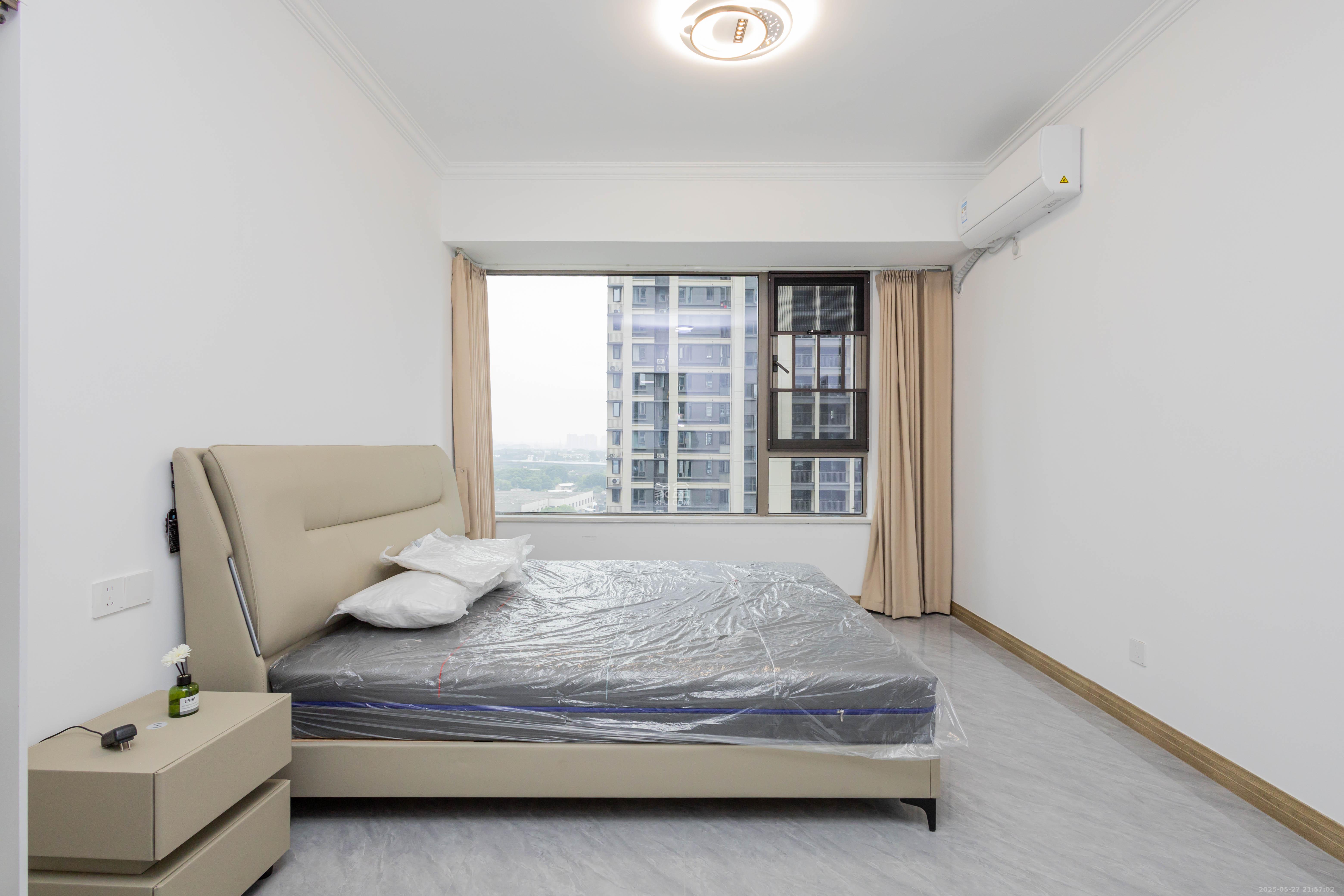 北控浩瀚 4室2厅2卫 98.0万 北控浩瀚 4室2厅2卫 98.0万卧室