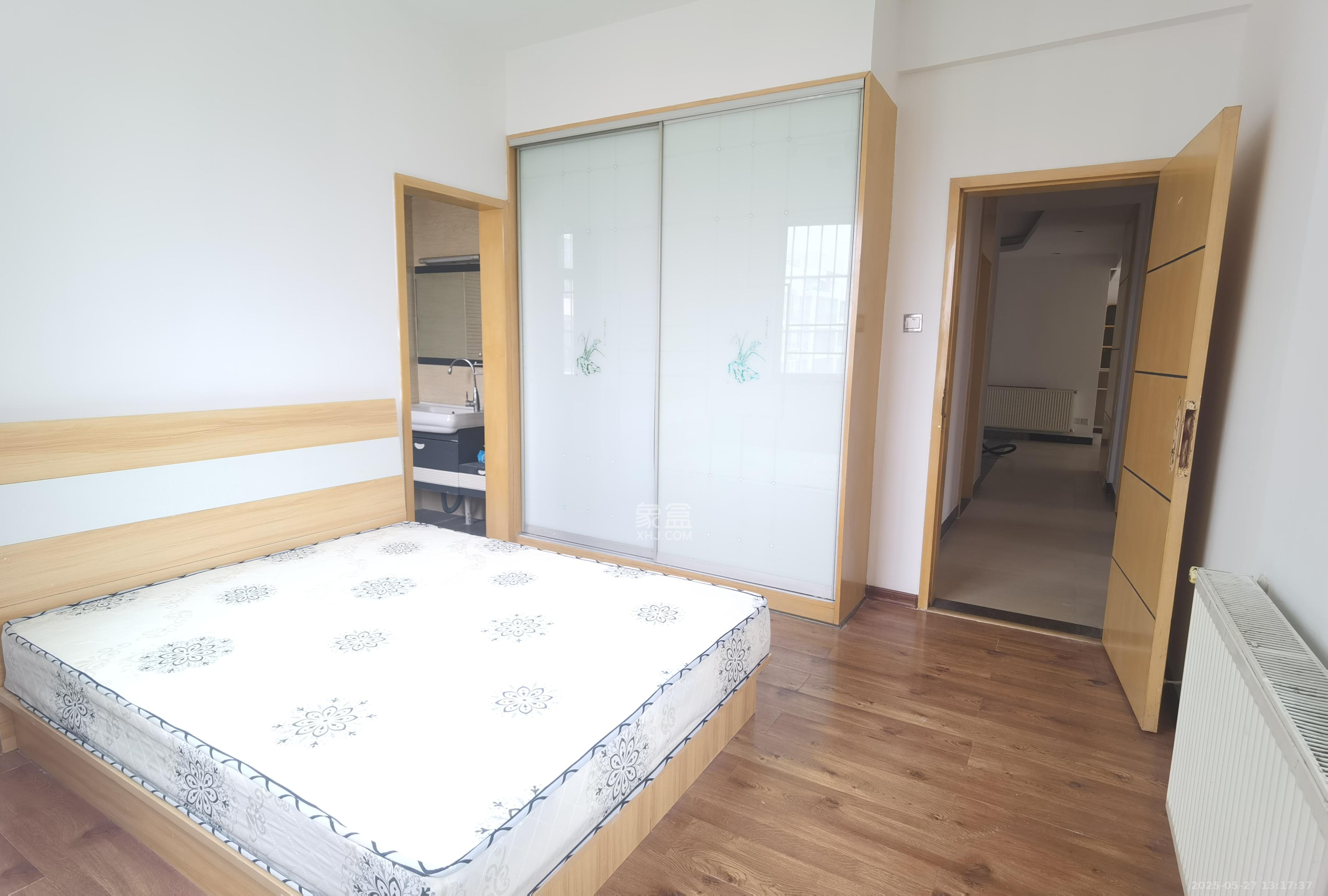 西岸润泽府  5室2厅3卫    4500.0元/月室内图