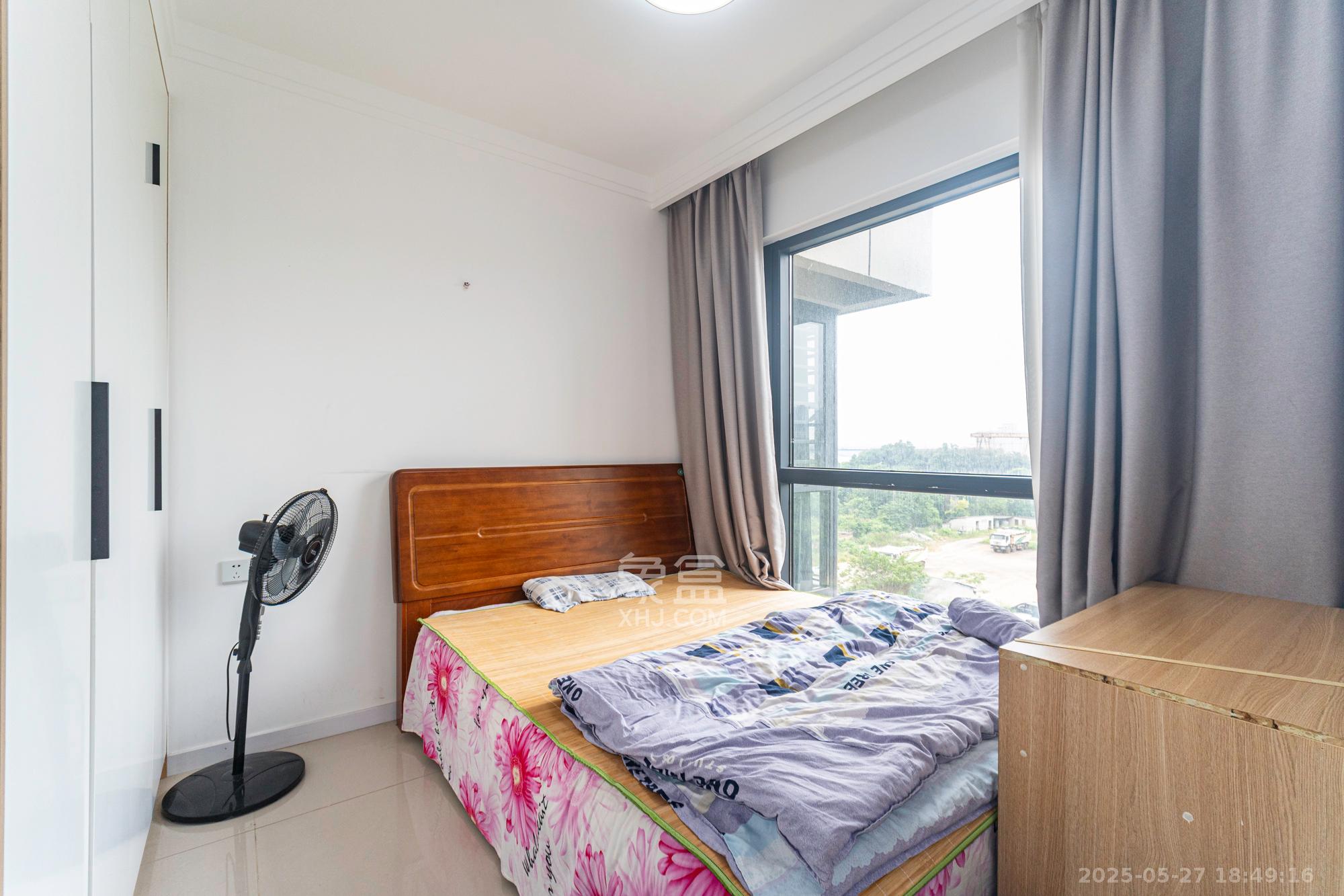 金辉优步星樾  3室2厅2卫    72.8万 金辉优步星樾  3室2厅2卫    72.8万卧室