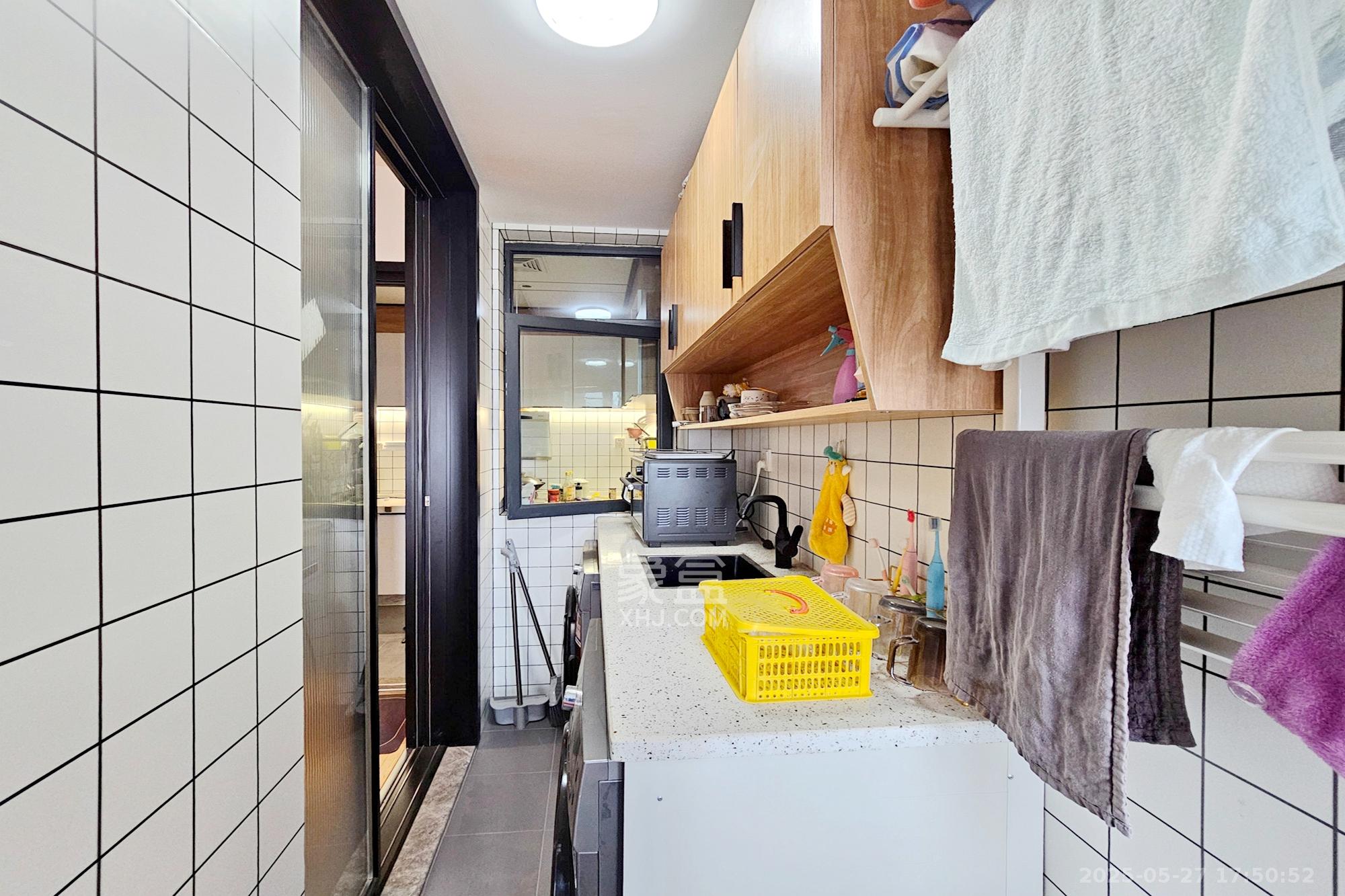 长房东旭国际 3室2厅1卫 130.0万 长房东旭国际 3室2厅1卫 130.0万厨房