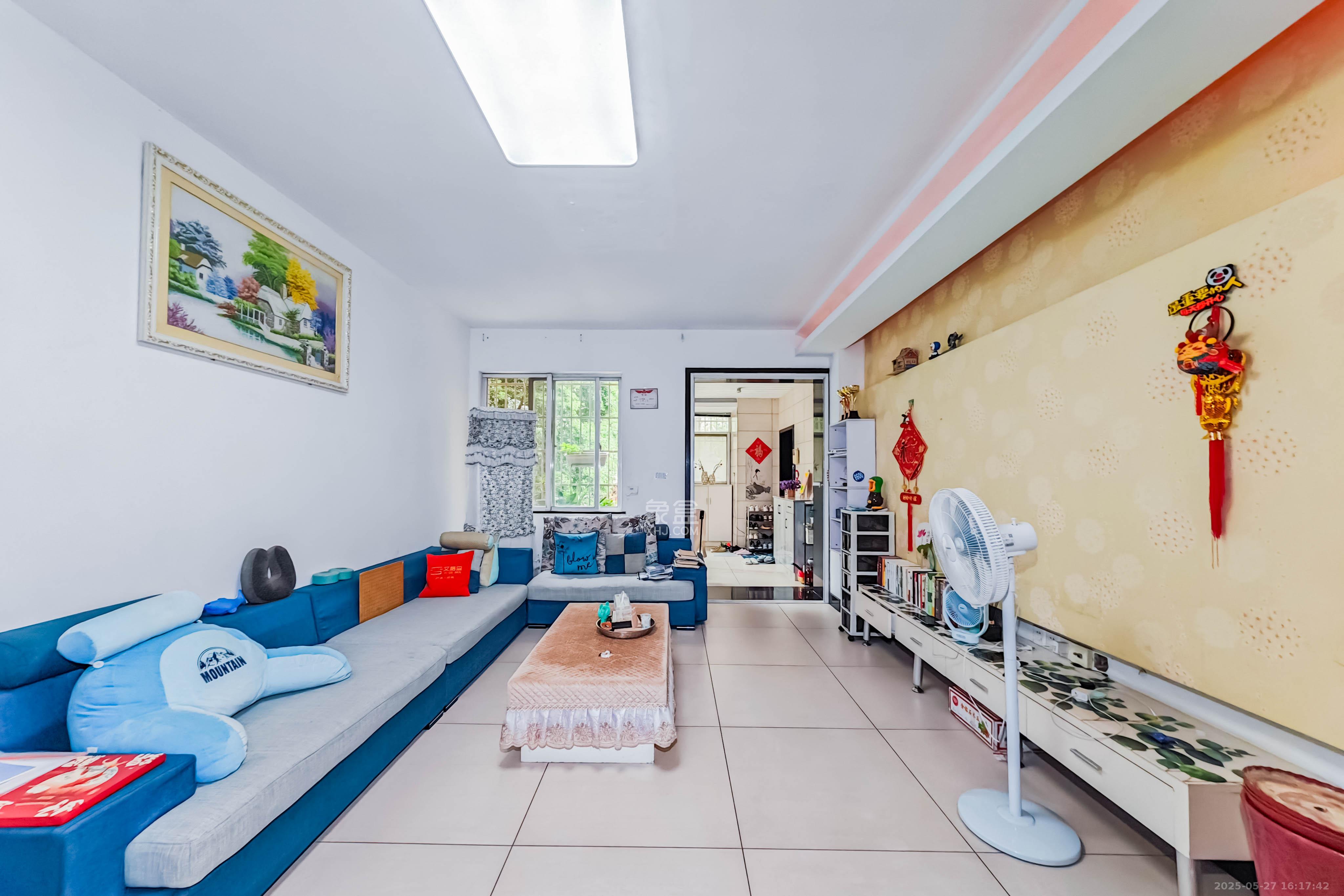 城市山水豪园(山水城市风景)  3室2厅2卫    105.0万 城市山水豪园(山水城市风景)  3室2厅2卫    105.0万客厅