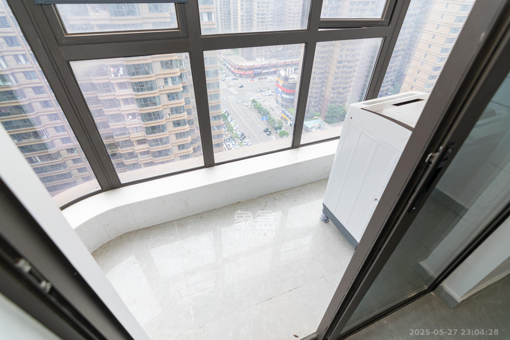 润和美郡(润和紫郡五期) 5室2厅2卫 108.0万 润和美郡(润和紫郡五期) 5室2厅2卫 108.0万阳台