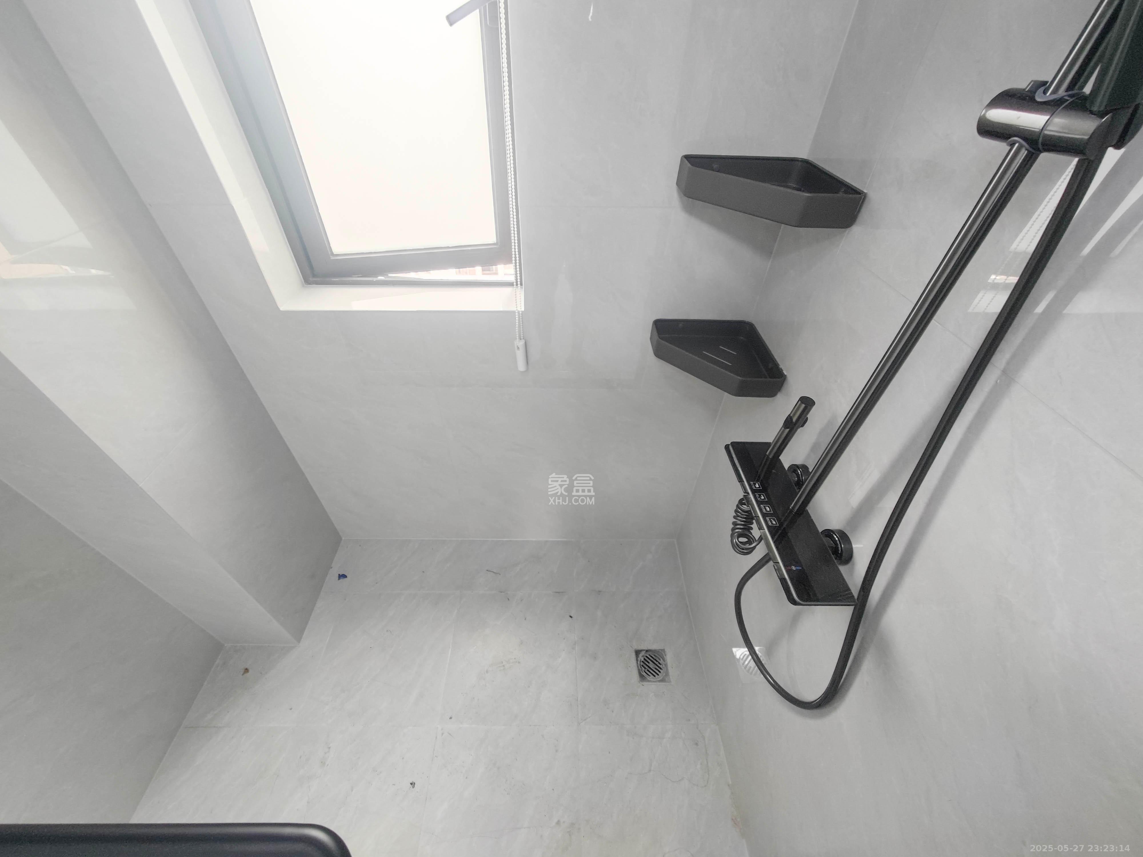 合能枫丹丽舍(柏悦名苑) 3室2厅2卫 129.8万 合能枫丹丽舍(柏悦名苑) 3室2厅2卫 129.8万卫生间