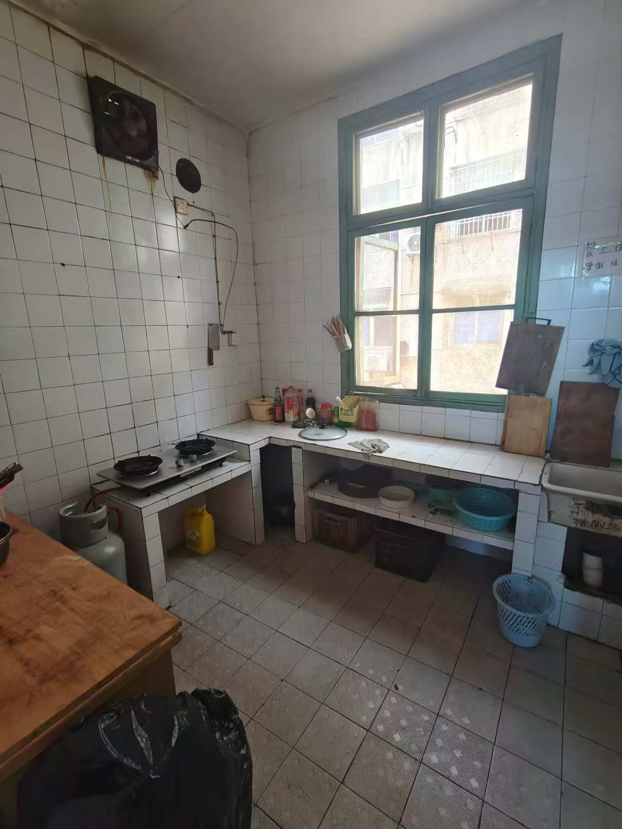 赫山社区建设银行家属区 3室2厅1卫 500.0元/月 赫山社区建设银行家属区 3室2厅1卫 500.0元/月室内图