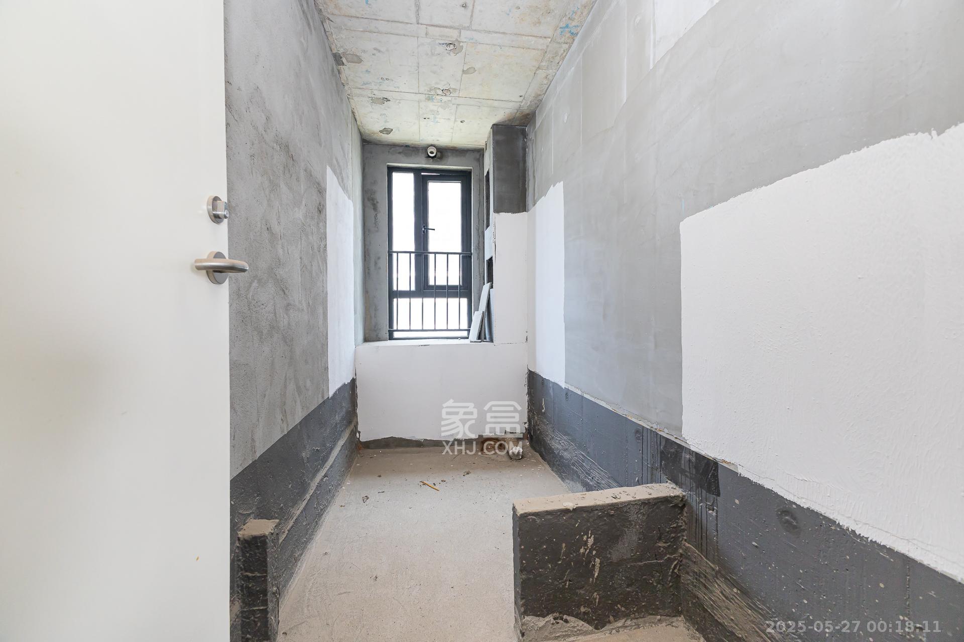 越秀湘江星汇城一期  4室2厅2卫    199.0万 越秀湘江星汇城一期  4室2厅2卫    199.0万卫生间