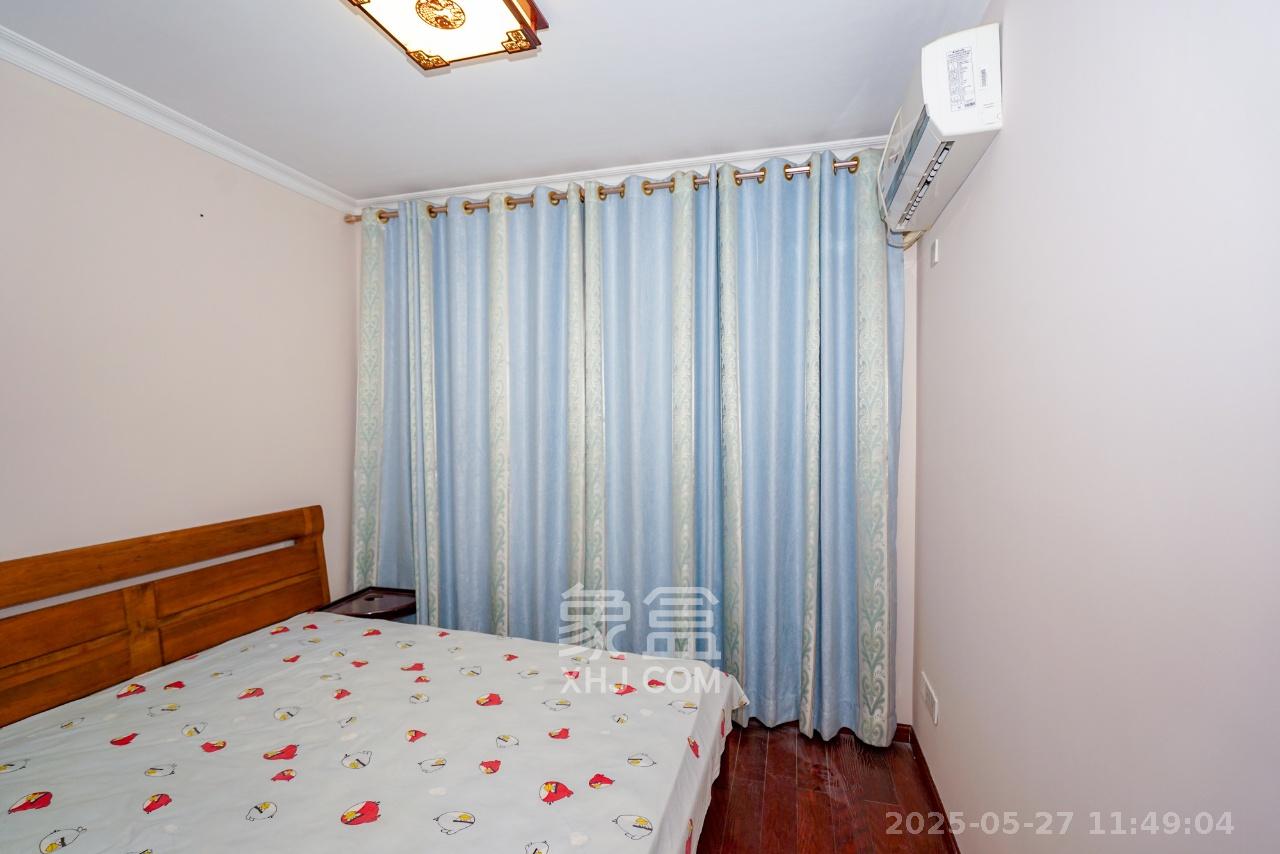 丽发新城  3室2厅2卫    2400.0元/月室内图